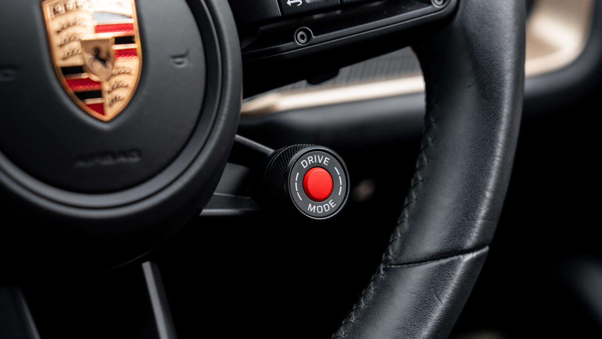 Porsche Cayenne view 25