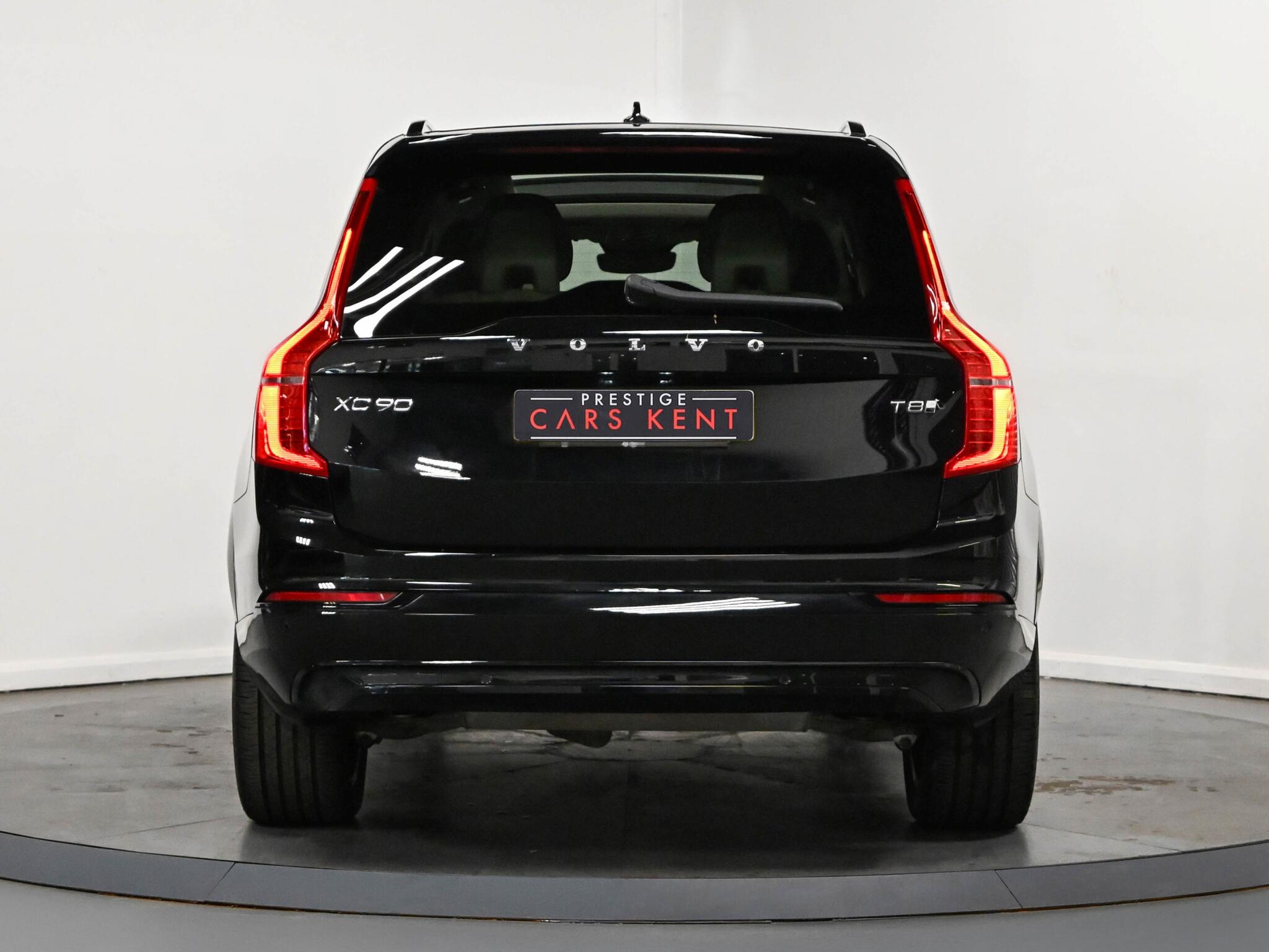 Volvo XC90 view 26