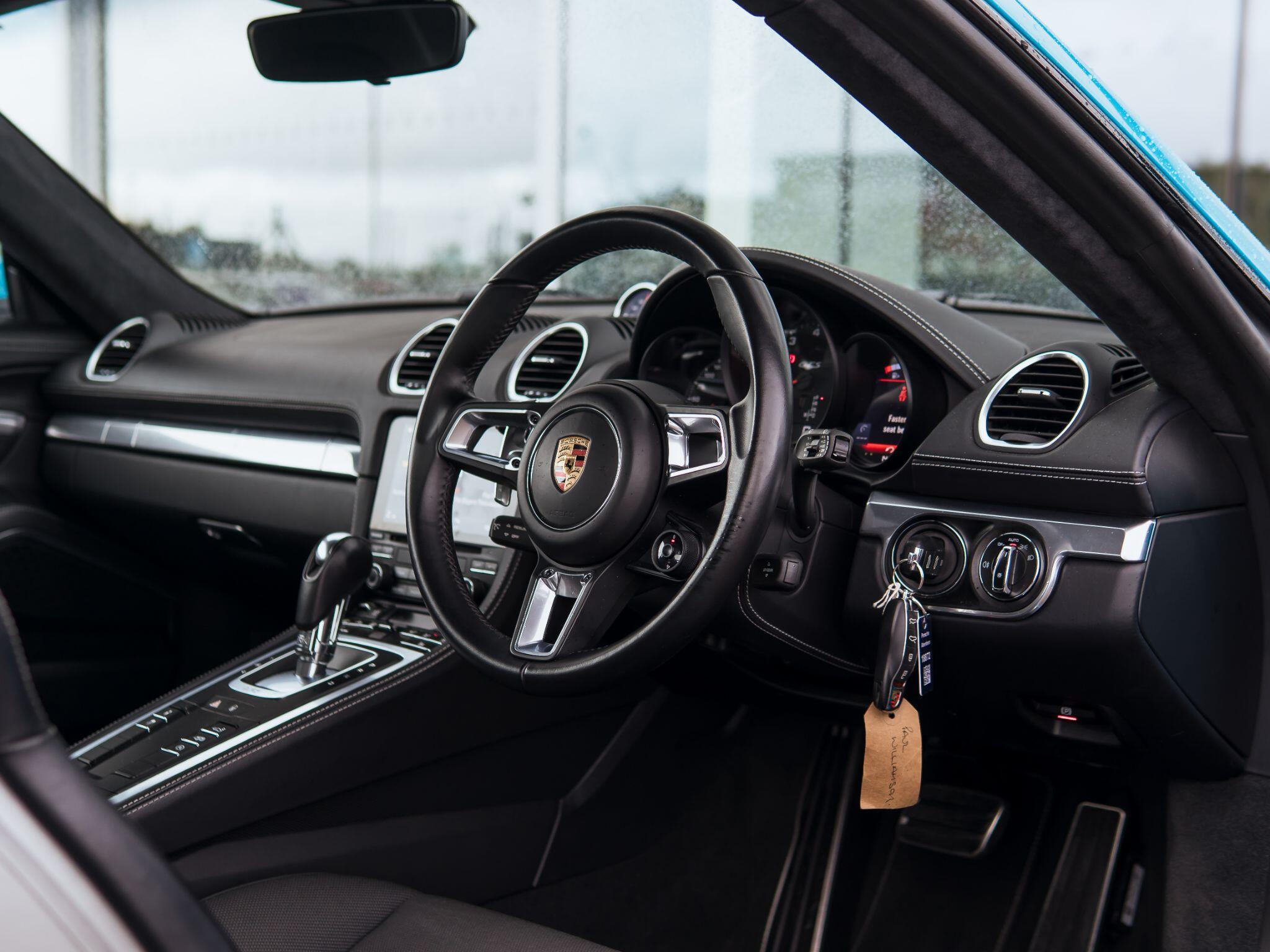 Porsche Cayman view 8