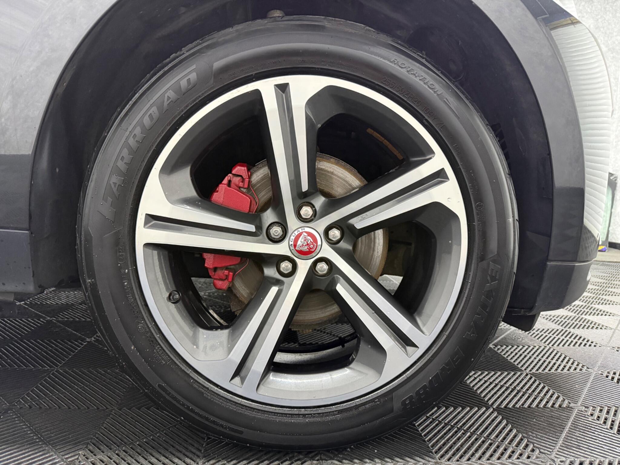 Jaguar F-Pace view 35