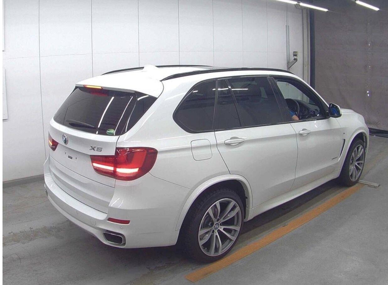 BMW X5 view 4