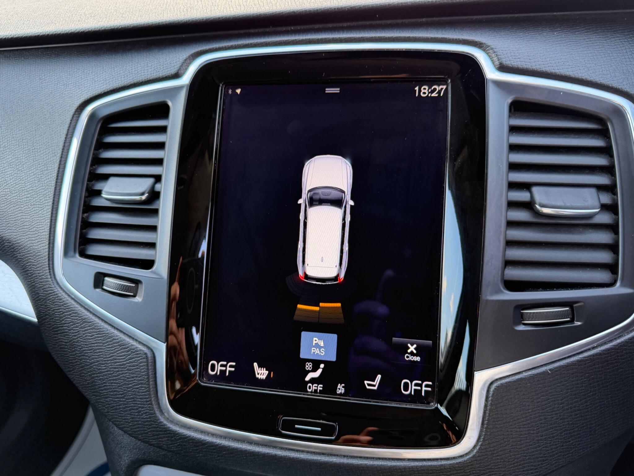 Volvo XC90 view 33