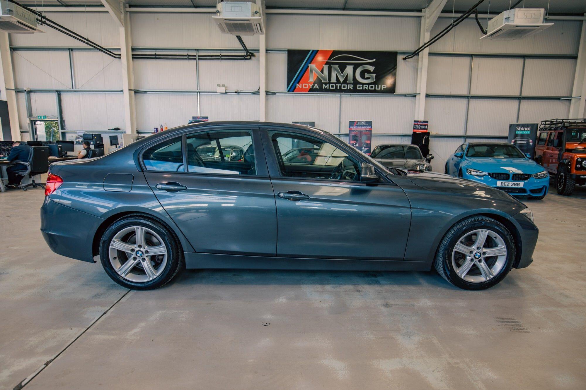 BMW 3 Series view 20
