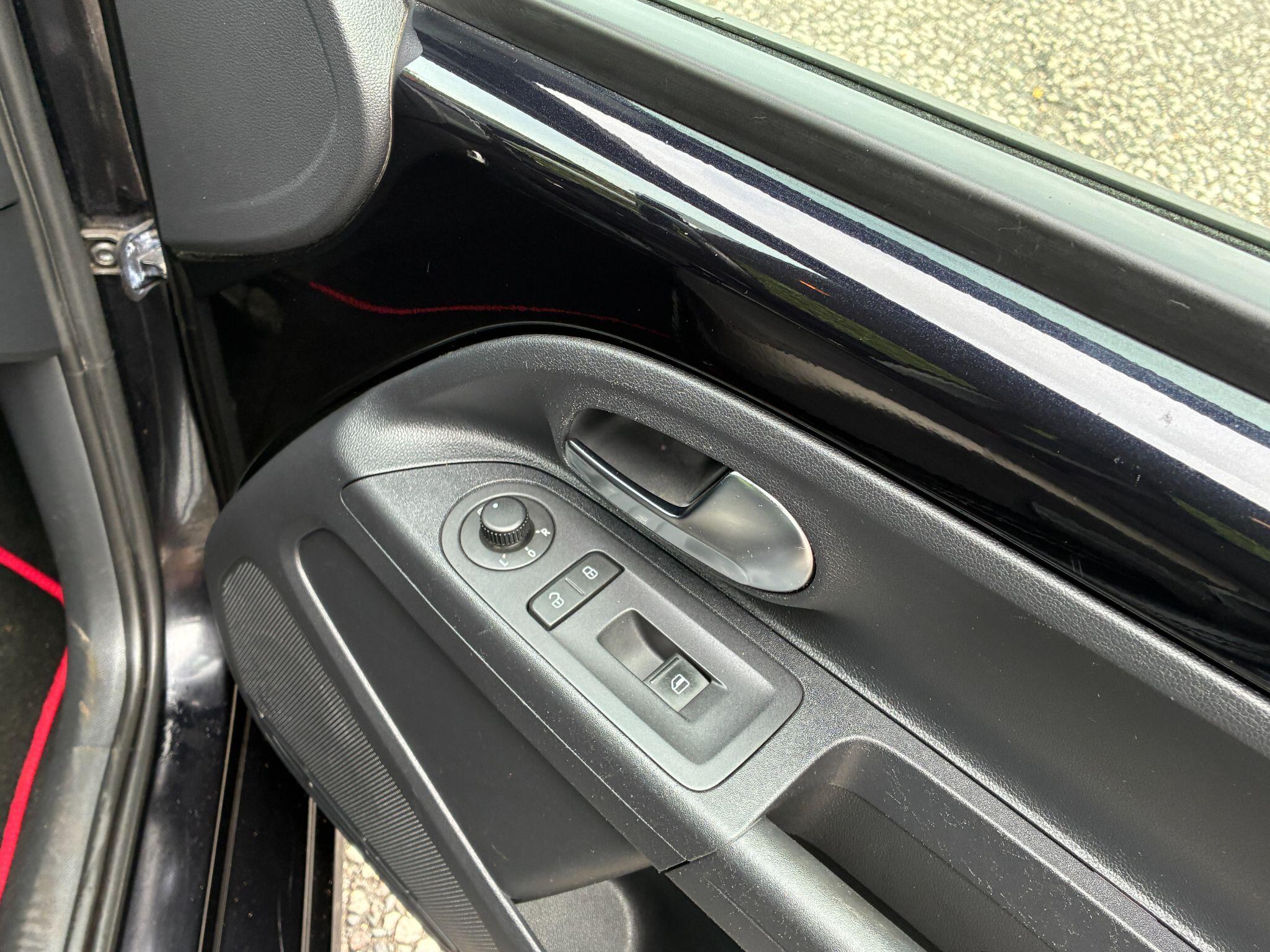 Volkswagen Up! view 15