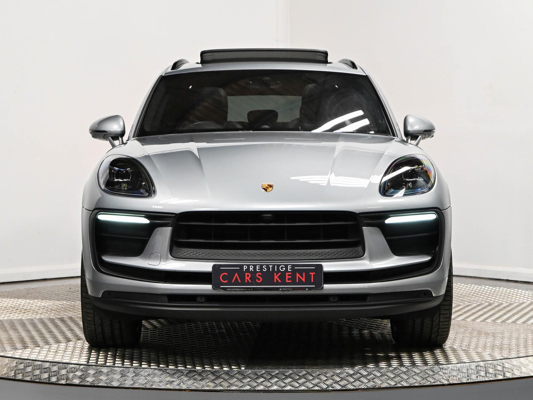 Porsche Macan view 39