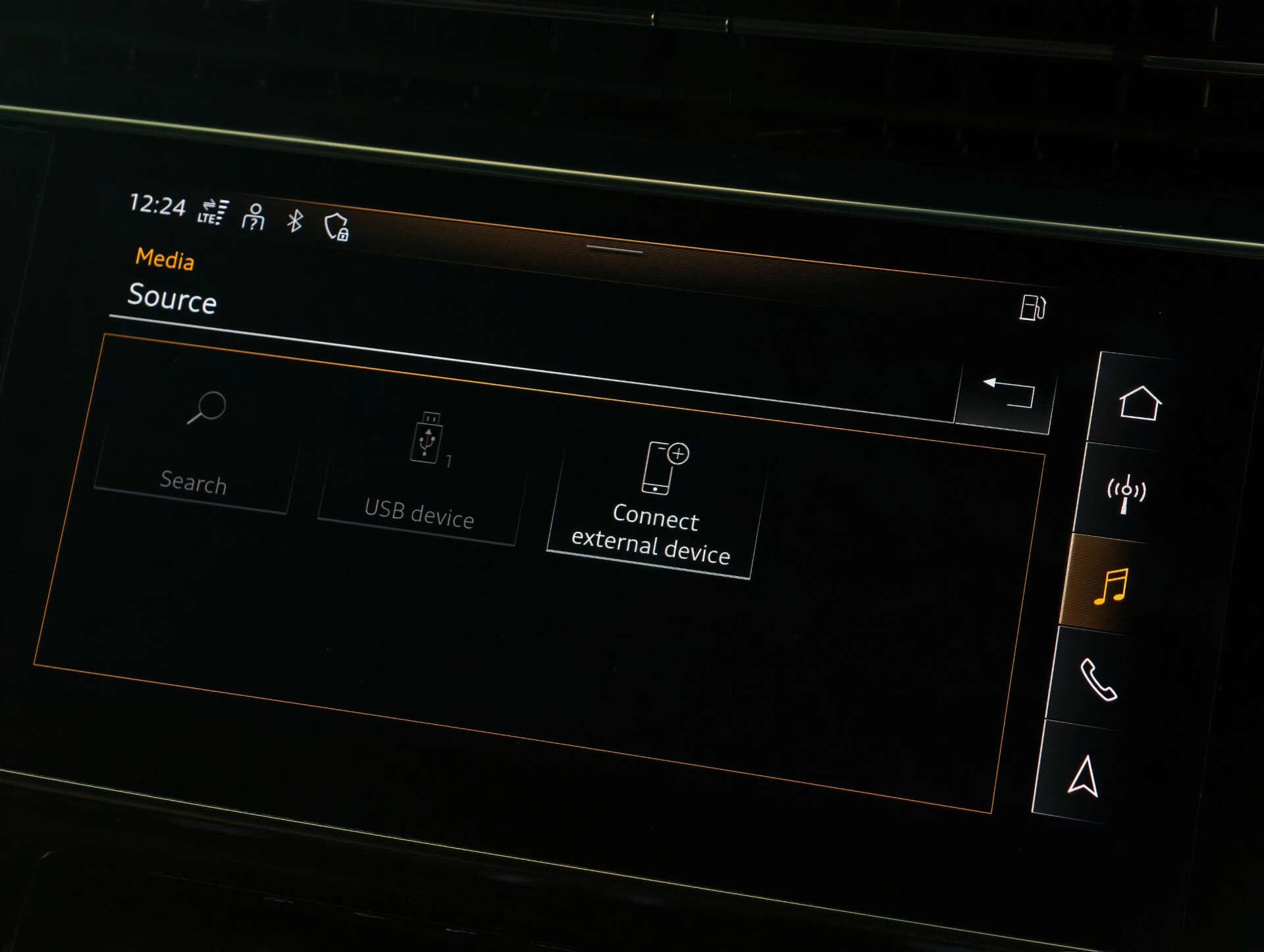 Audi SQ8 view 42