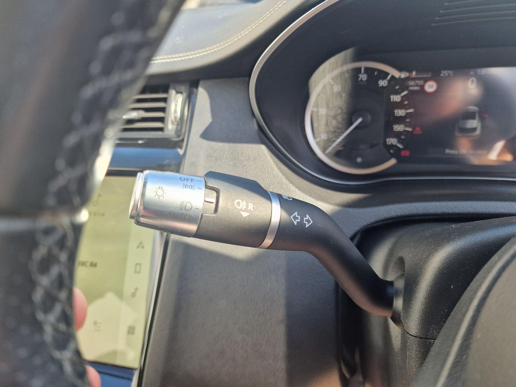 Jaguar E-Pace view 27