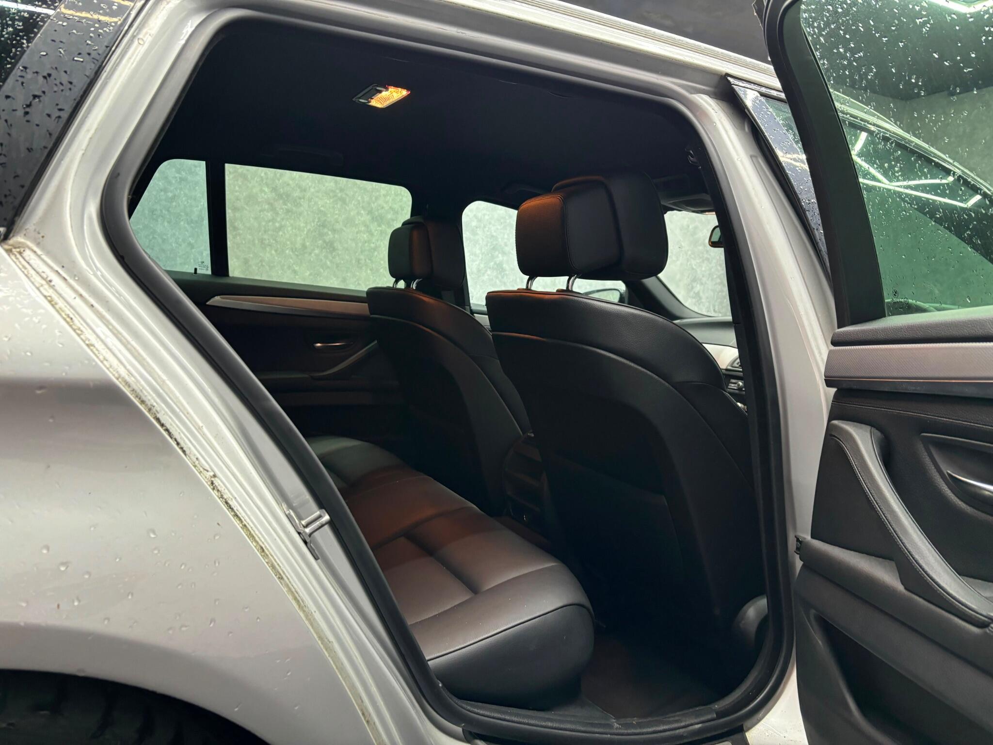 BMW 5 Series view 7
