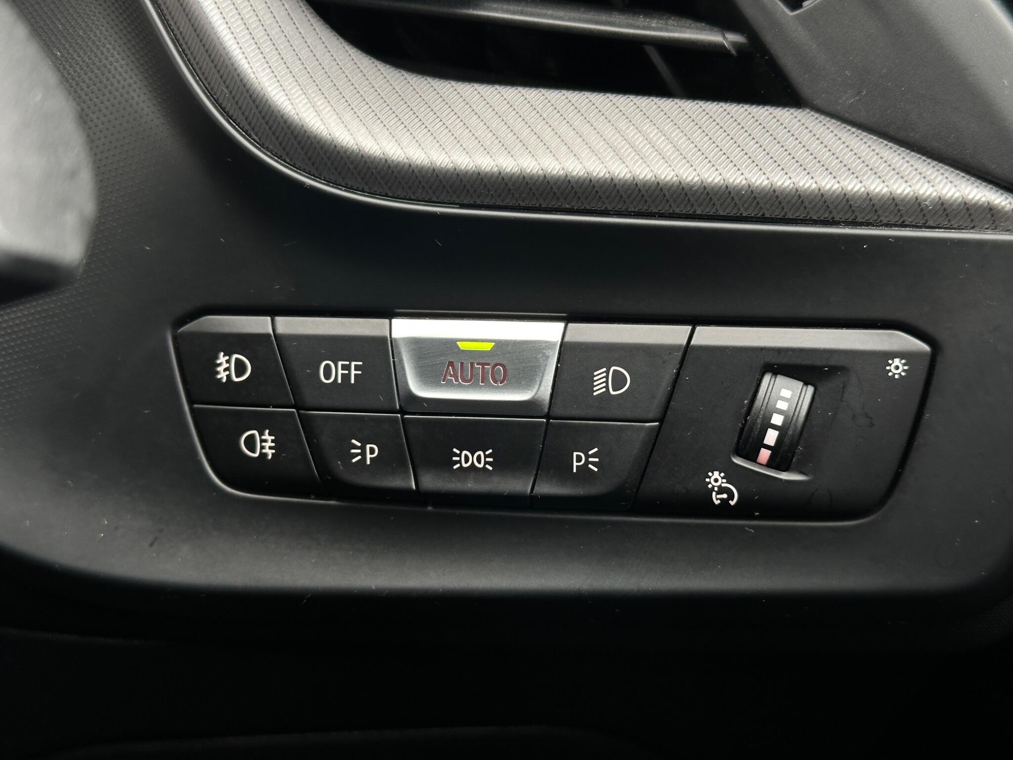 BMW 1 Series view 45