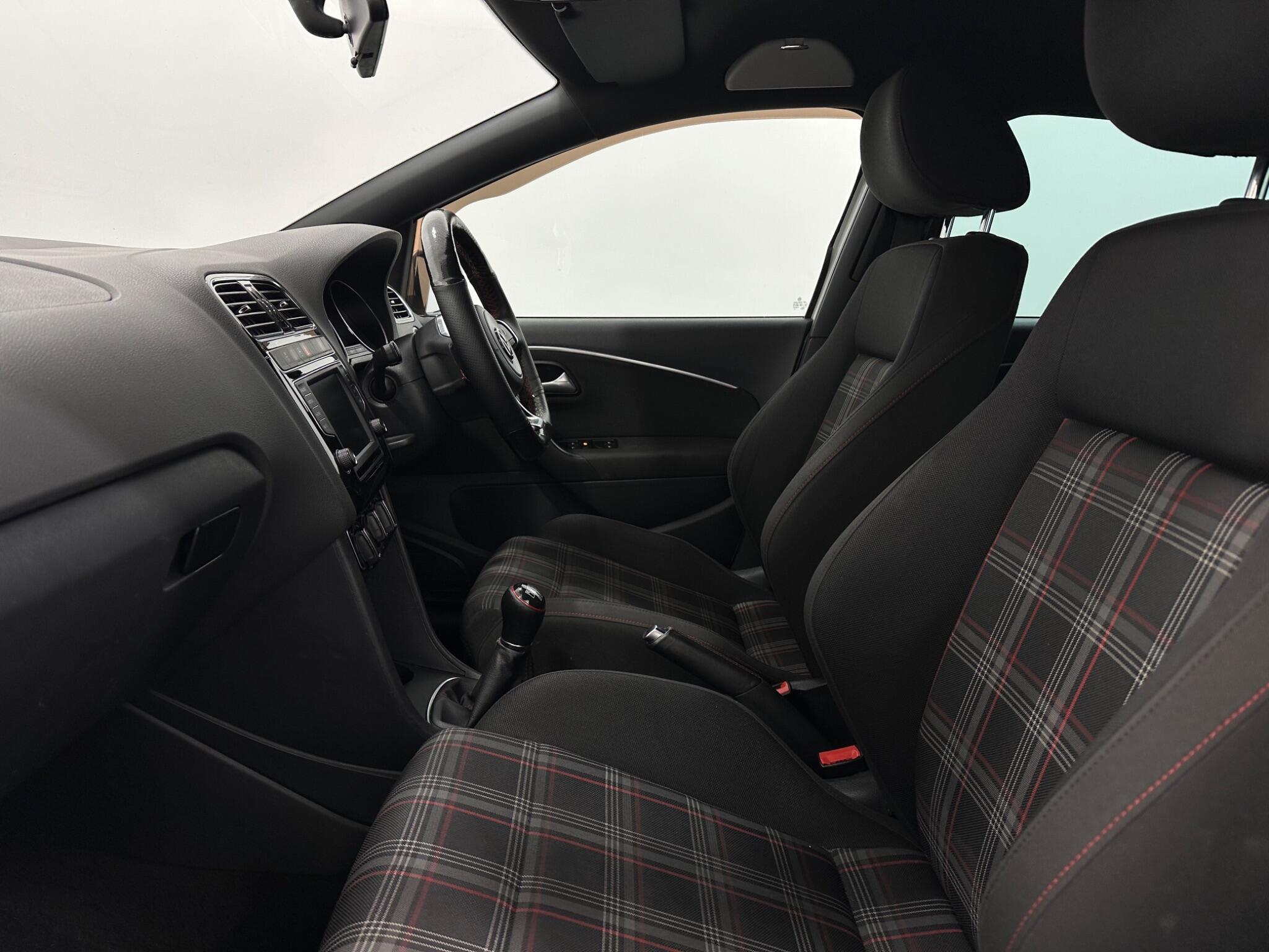 Volkswagen Polo view 32