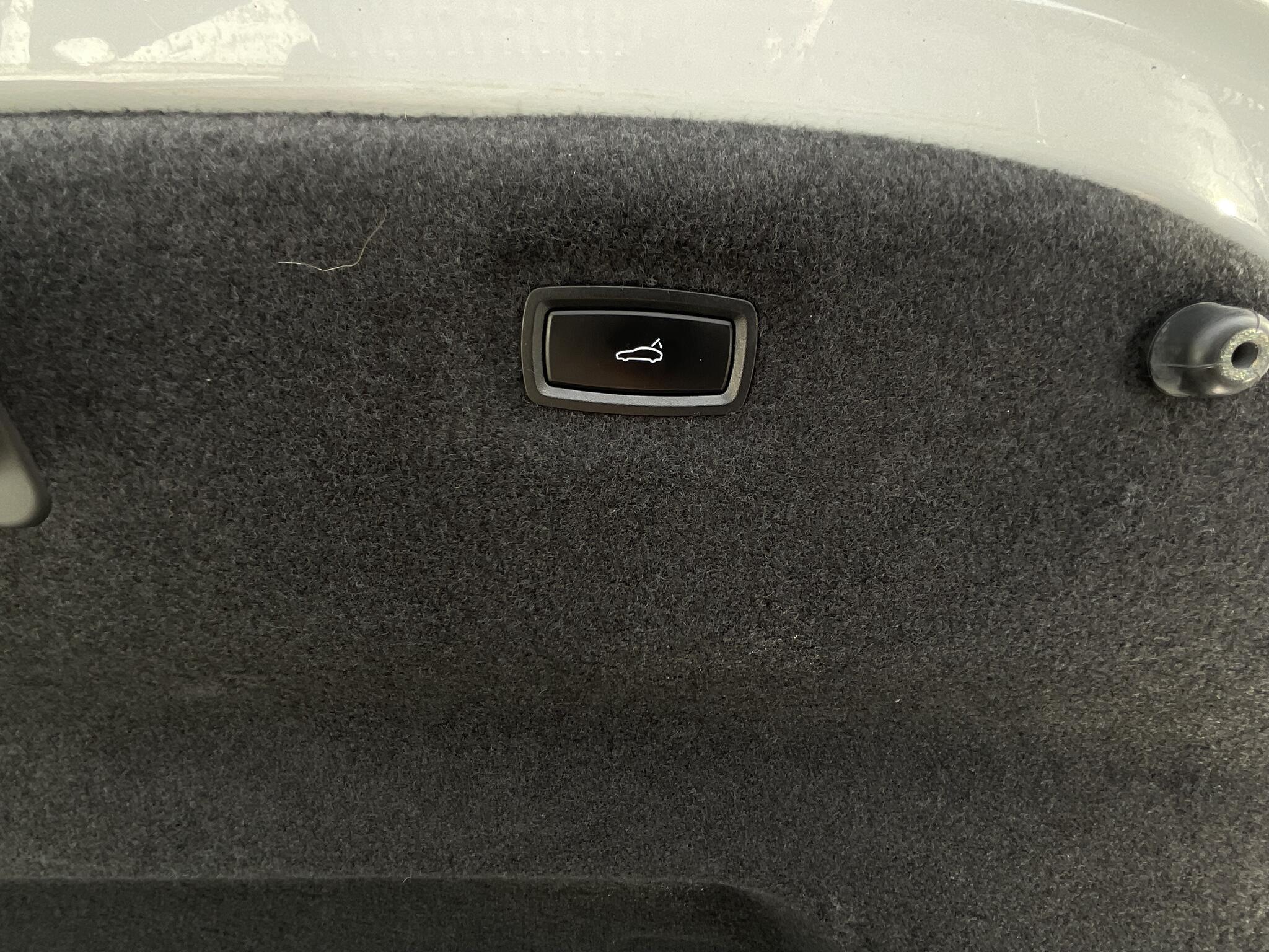 Porsche Taycan view 34