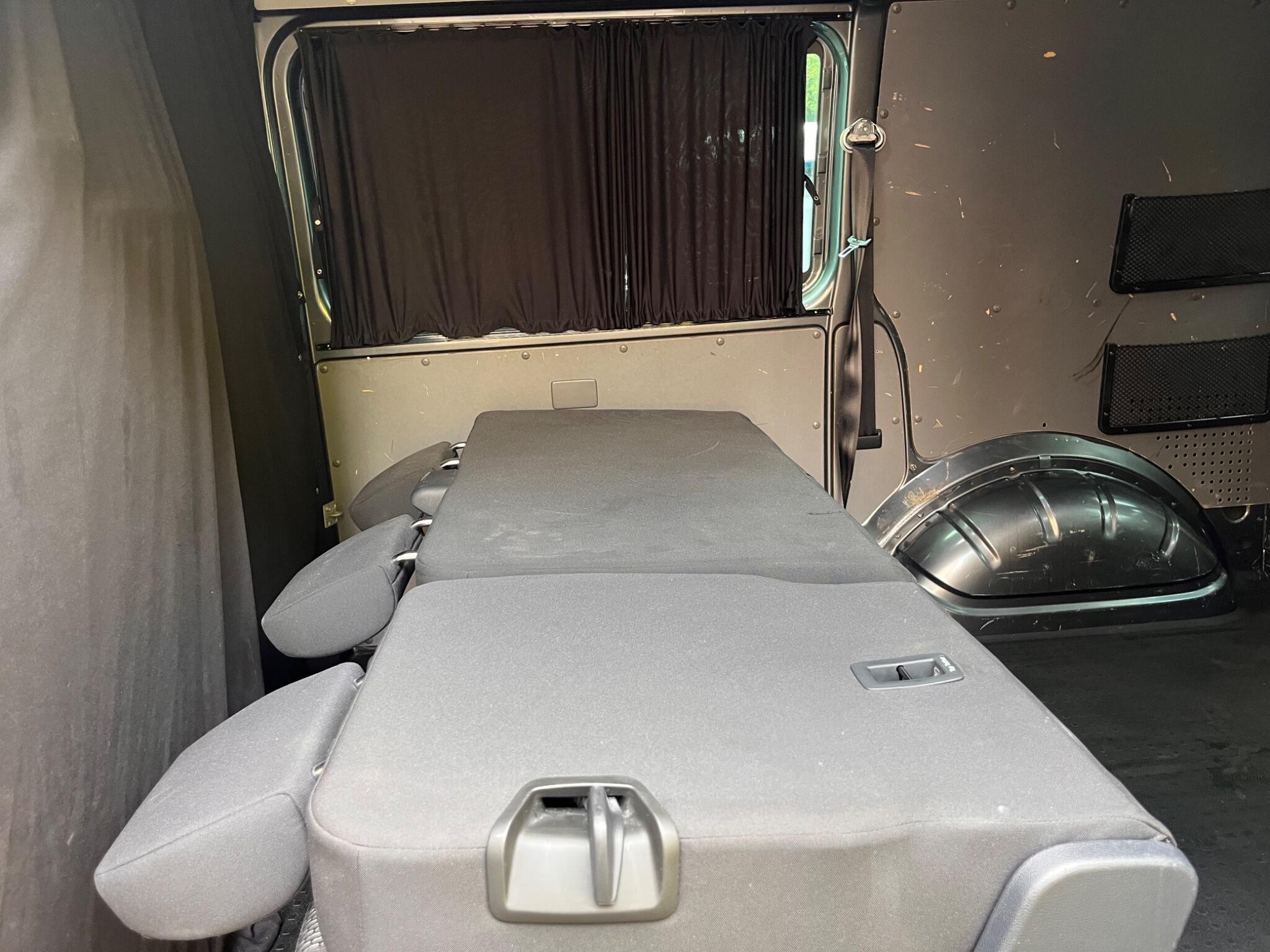 Volkswagen Transporter view 32