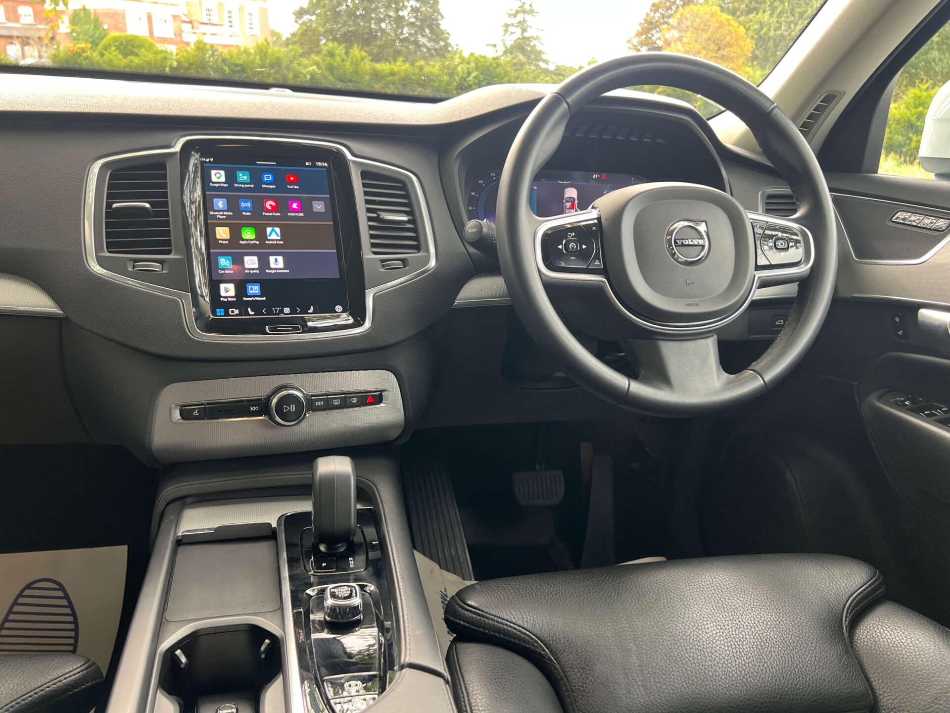 Volvo XC90 view 5