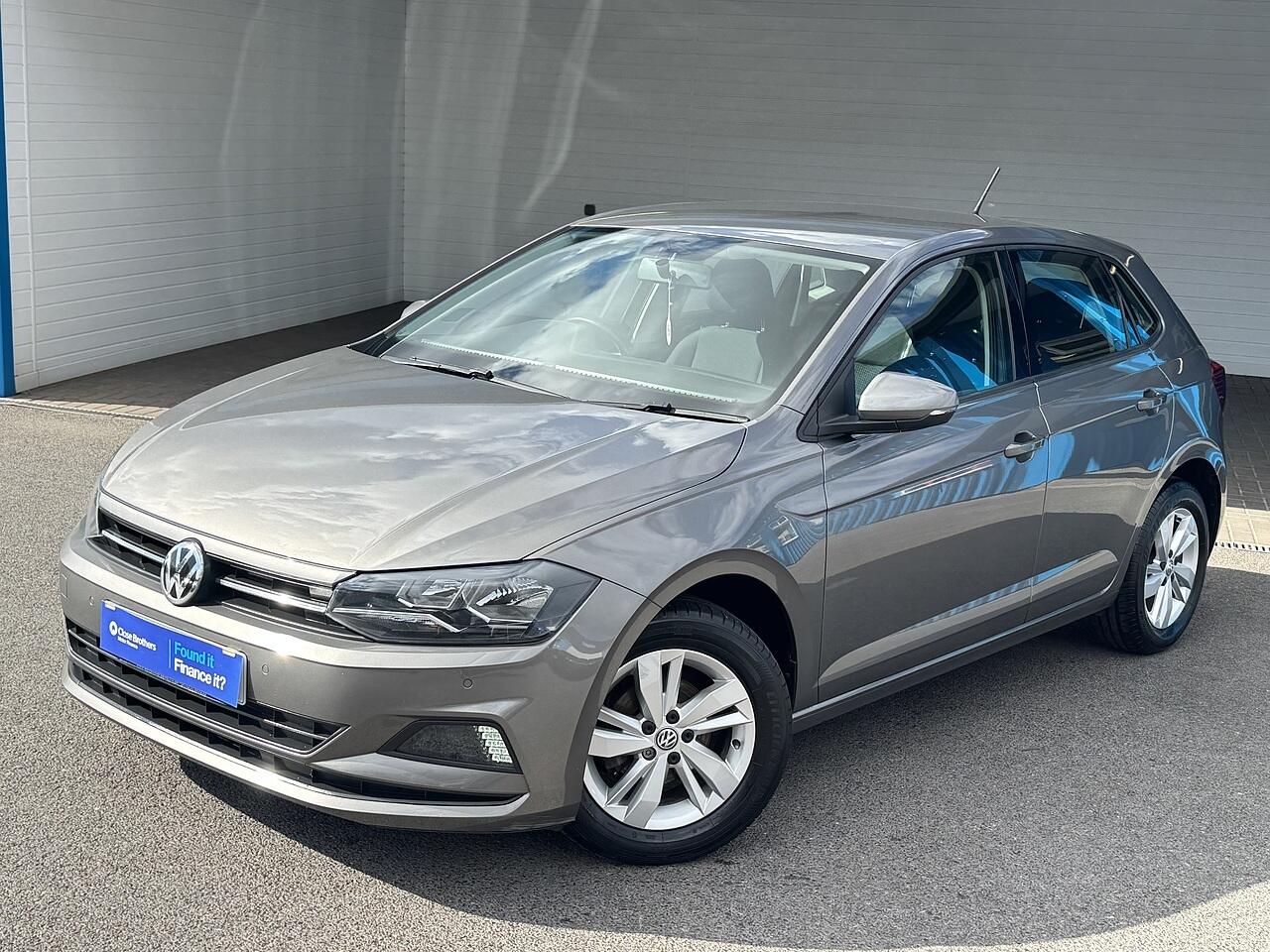 Volkswagen Polo view 3