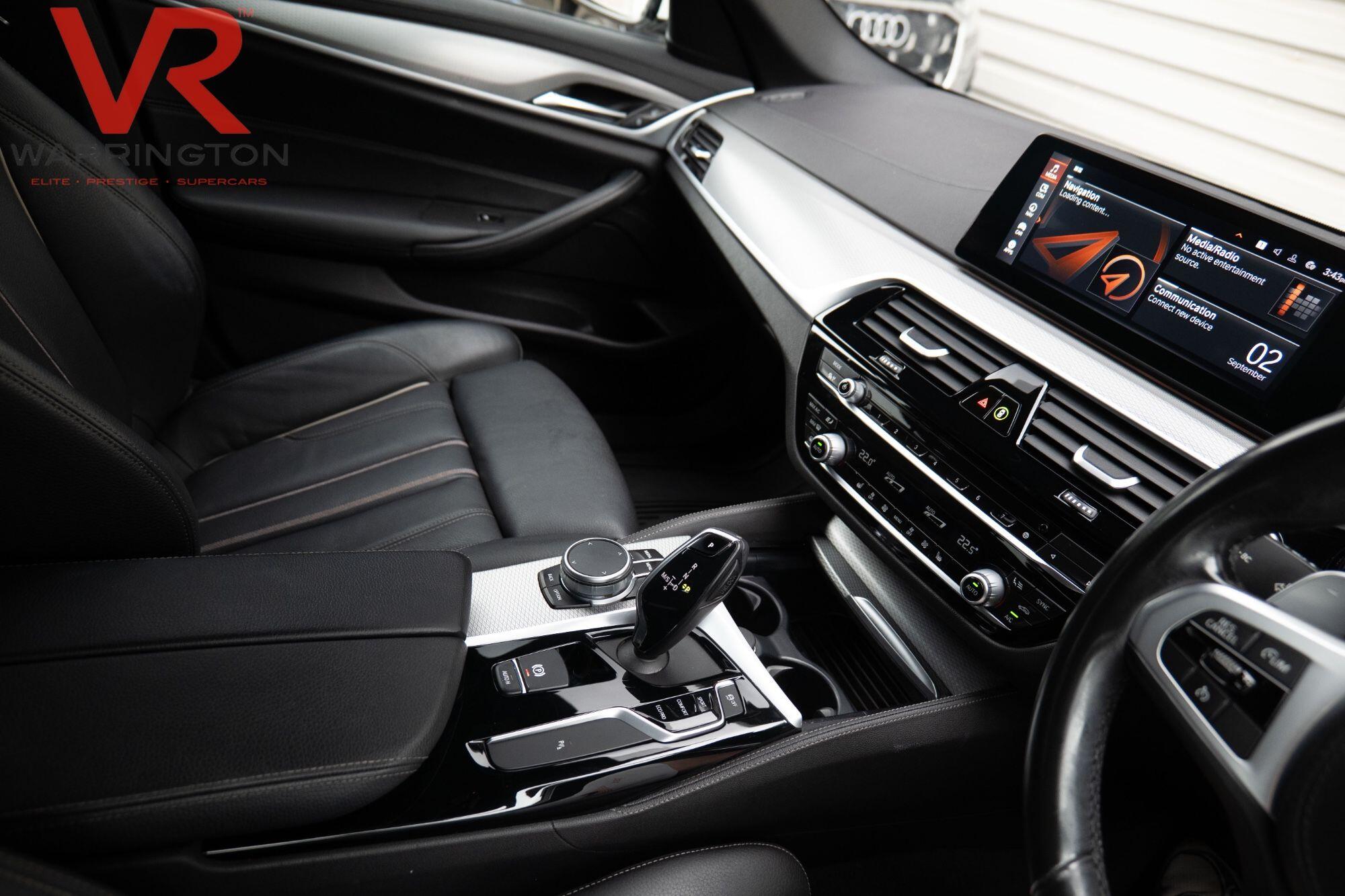 BMW 5 Series view 24
