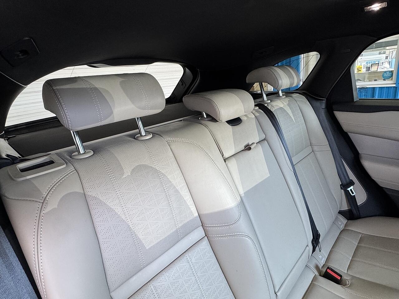 Land Rover Range Rover Velar view 13
