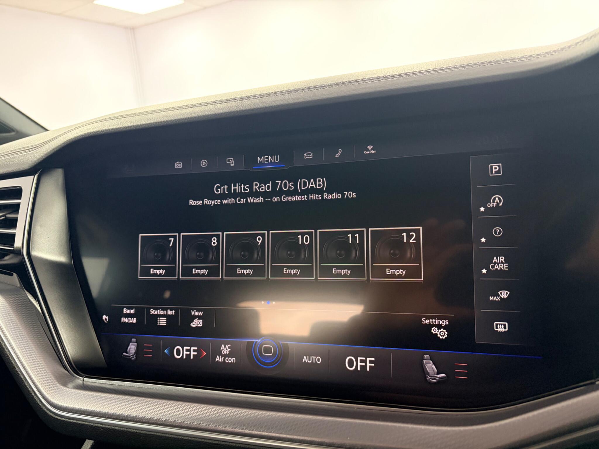 Volkswagen Touareg view 27