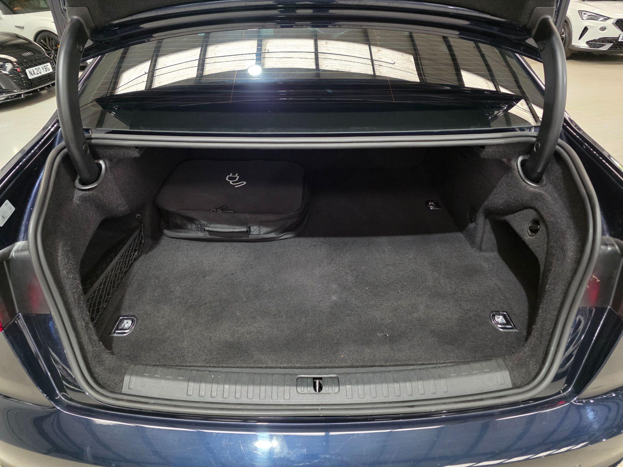 Audi A6 Saloon view 31