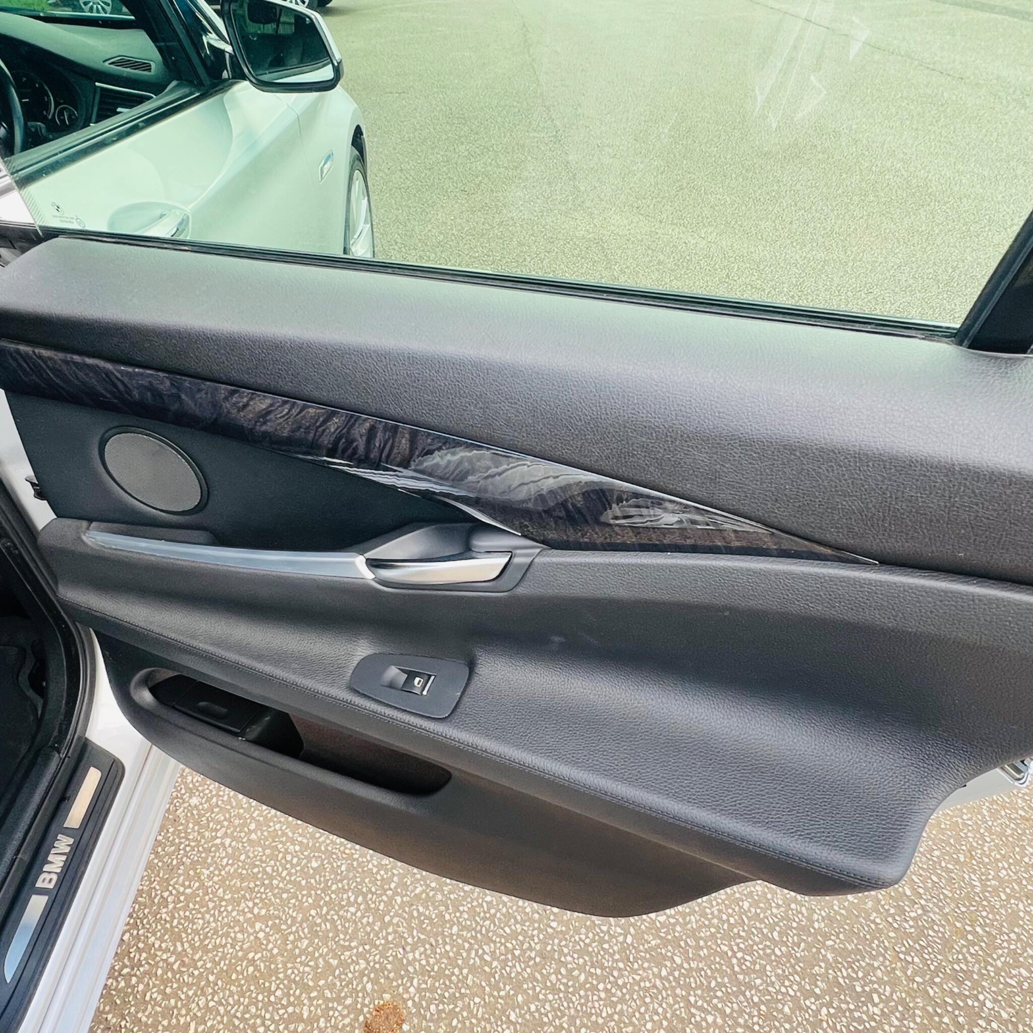 BMW 5 Series view 13