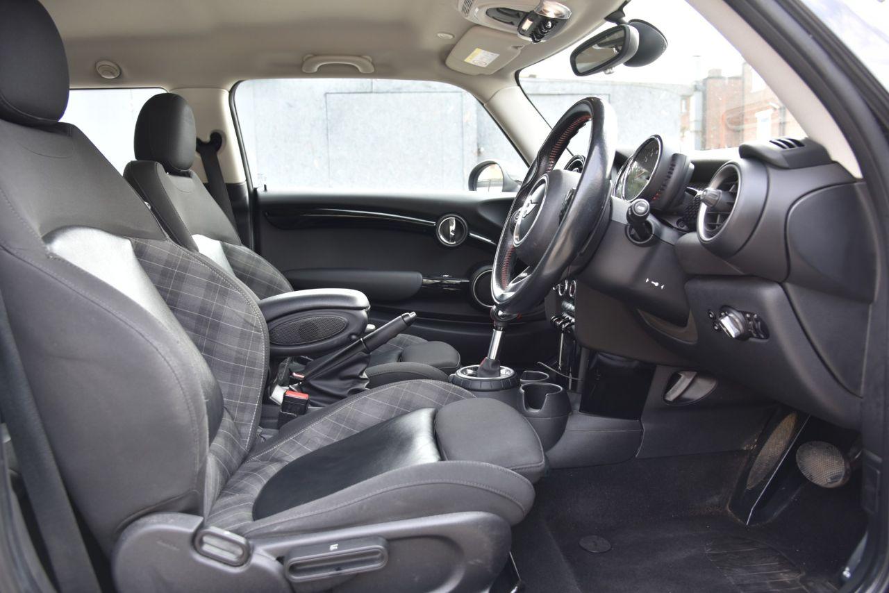 Mini Cooper view 19
