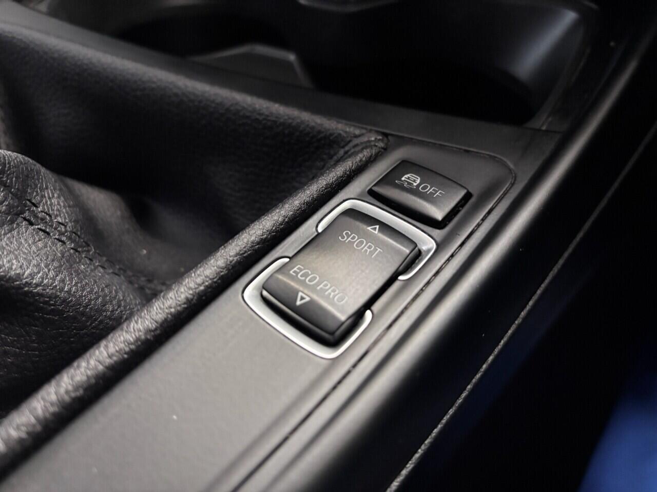 BMW 1 Series view 34