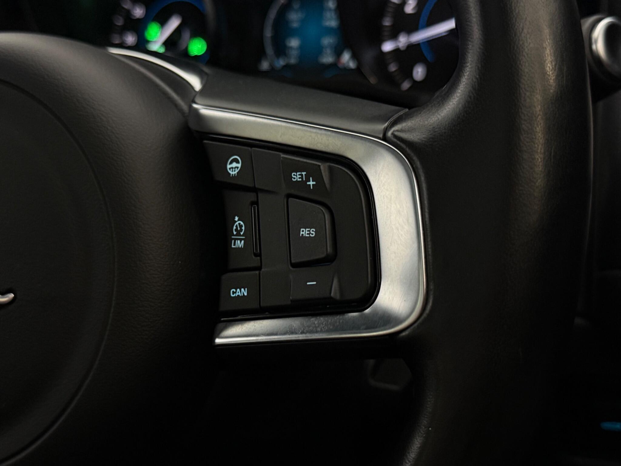 Jaguar XF view 15