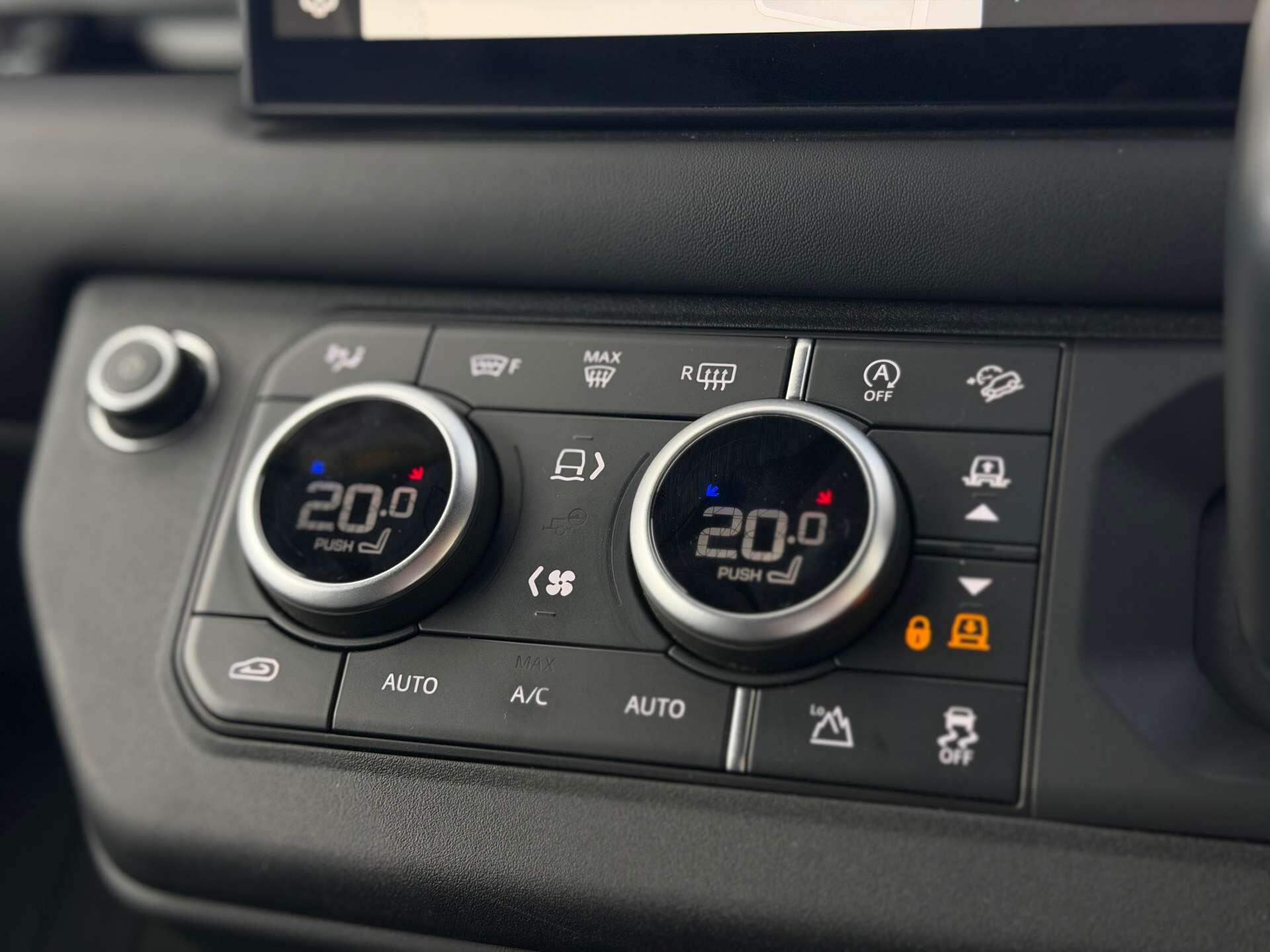 Land Rover Defender view 35