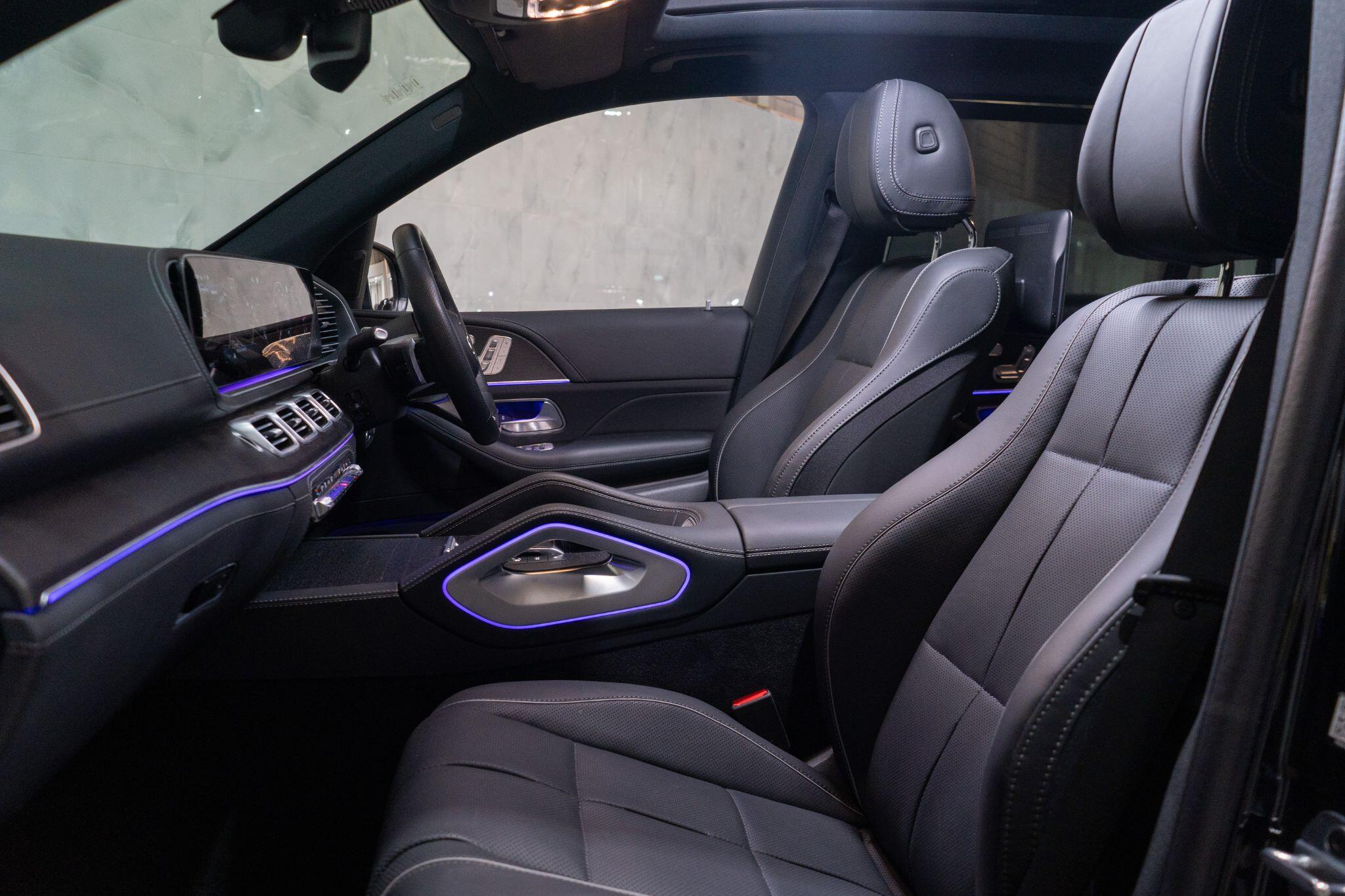 Mercedes-Benz GLS view 42