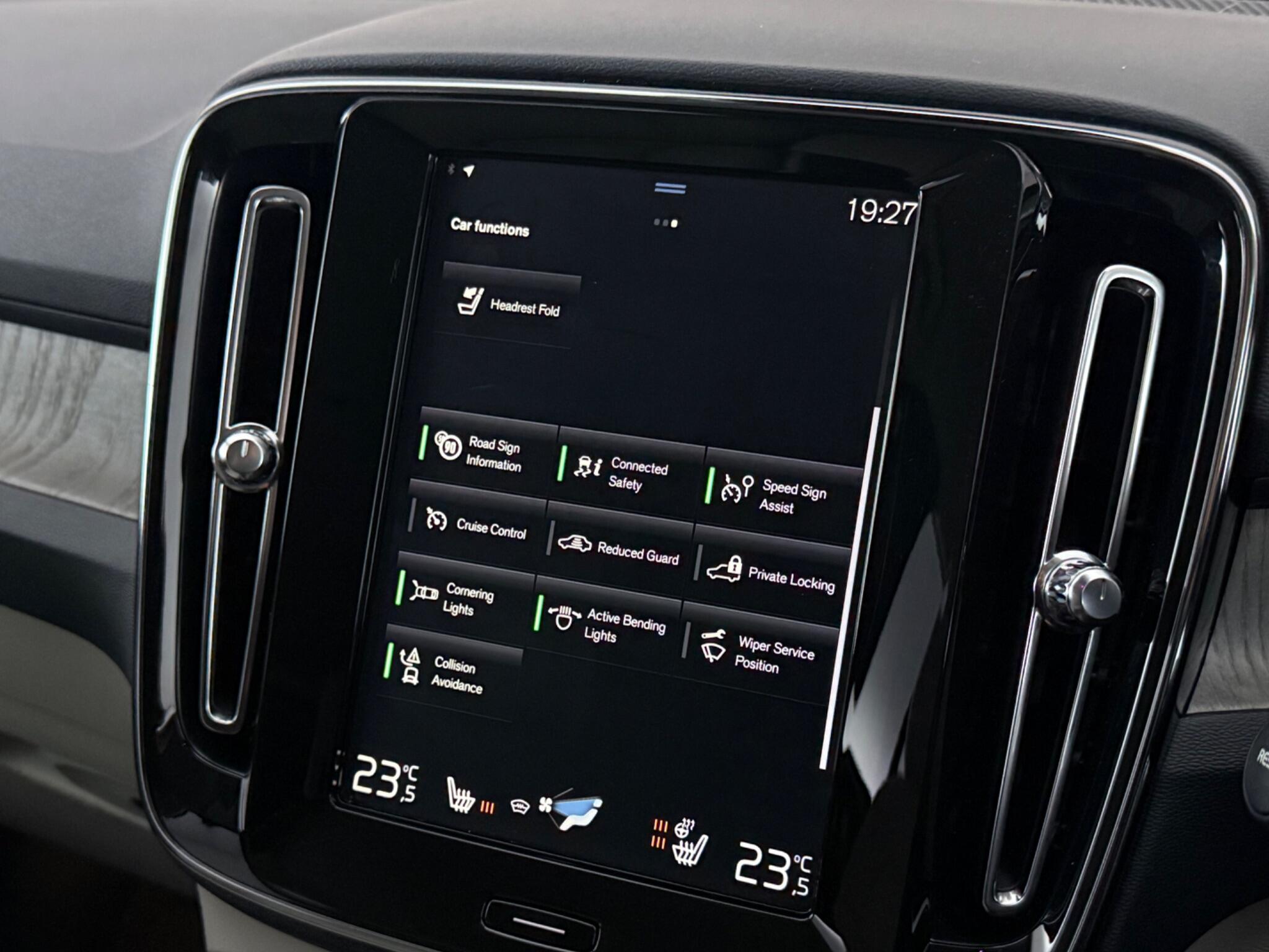 Volvo XC40 view 37