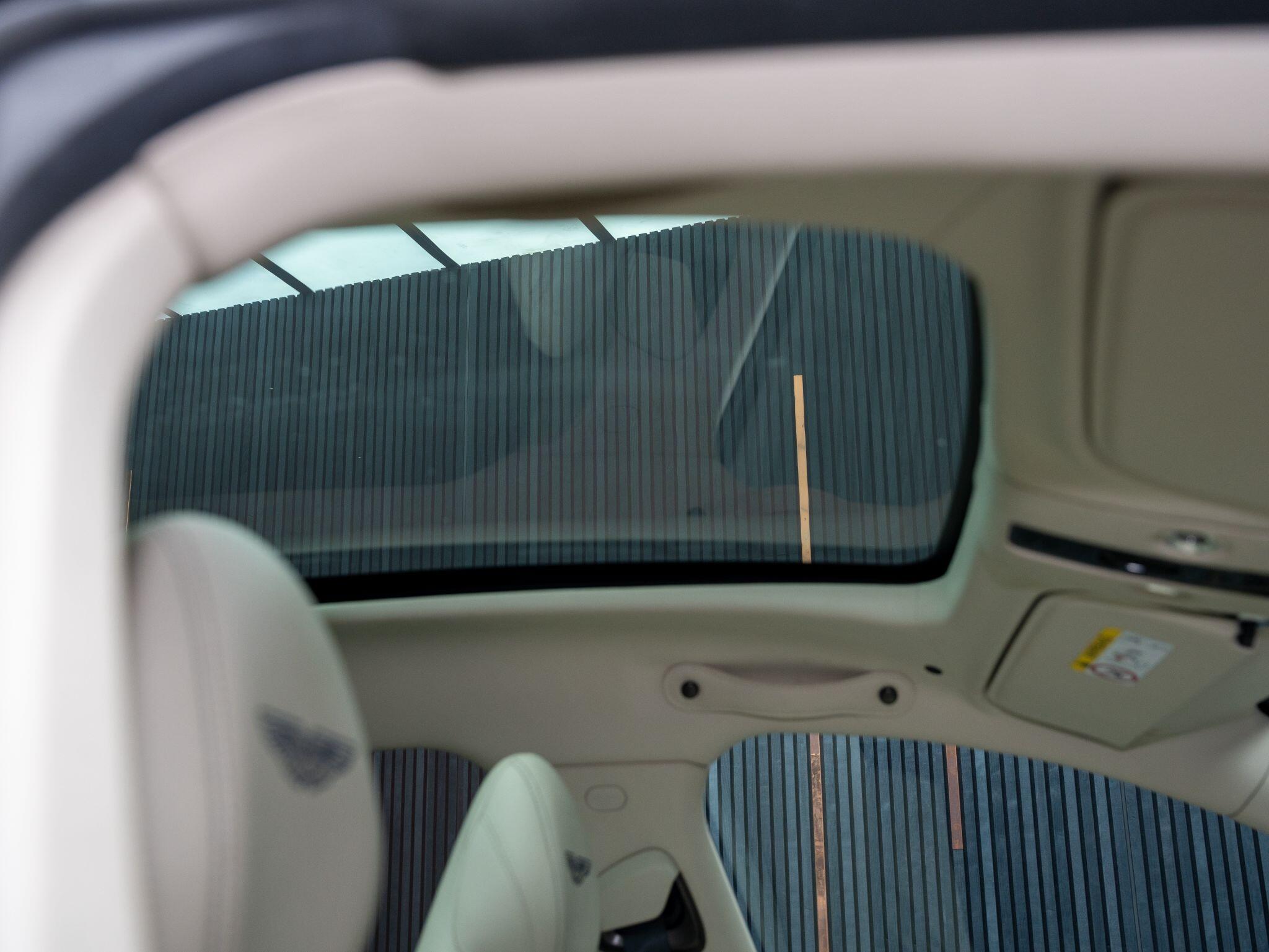 Aston Martin DBX view 4