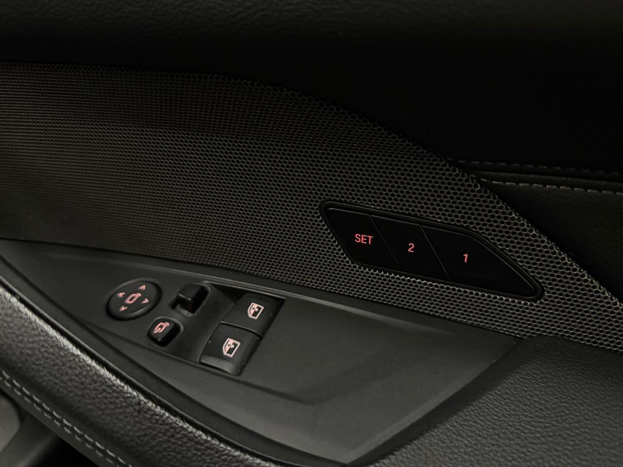 BMW 4 Series view 16