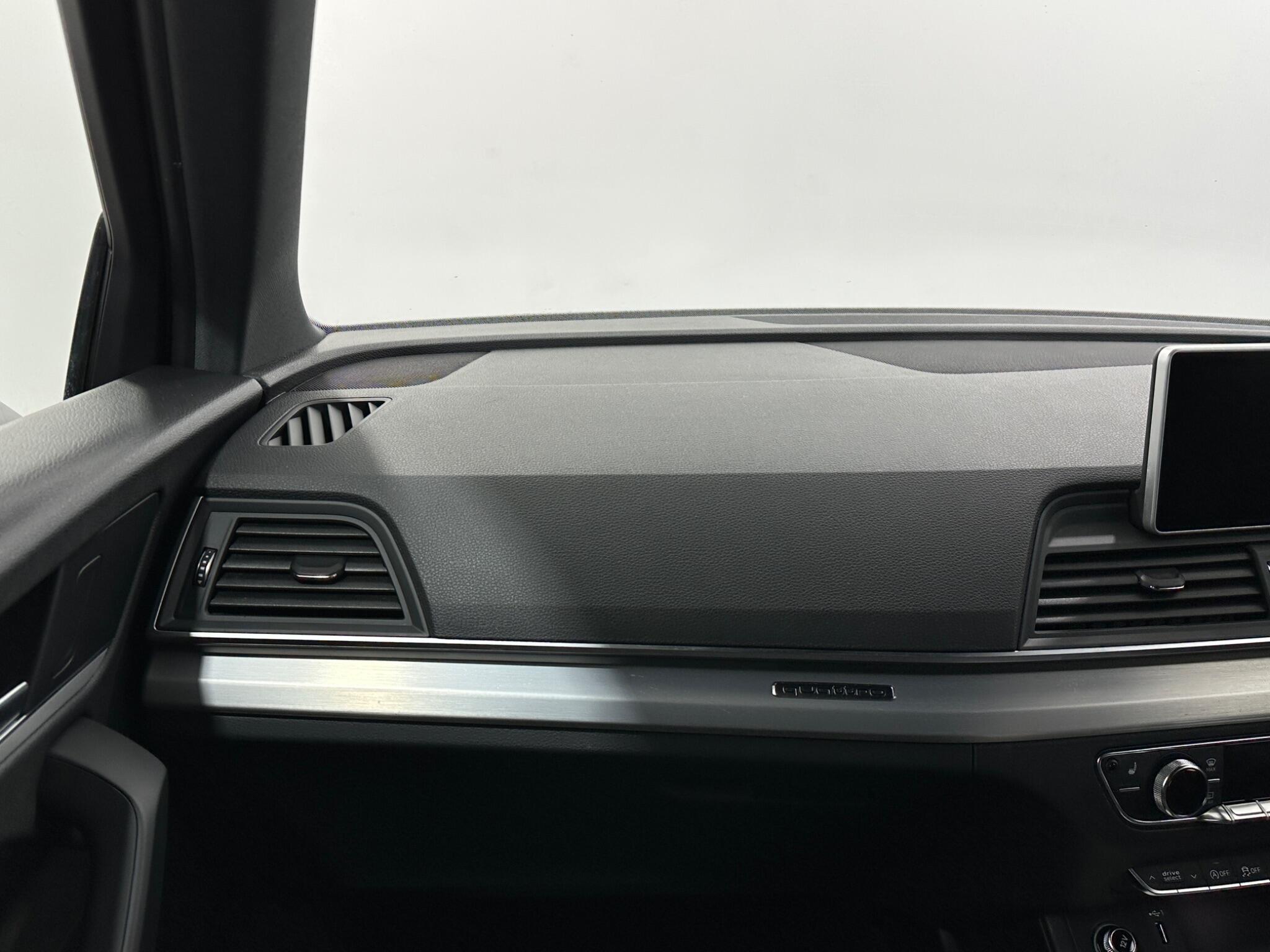 Audi Q5 view 29