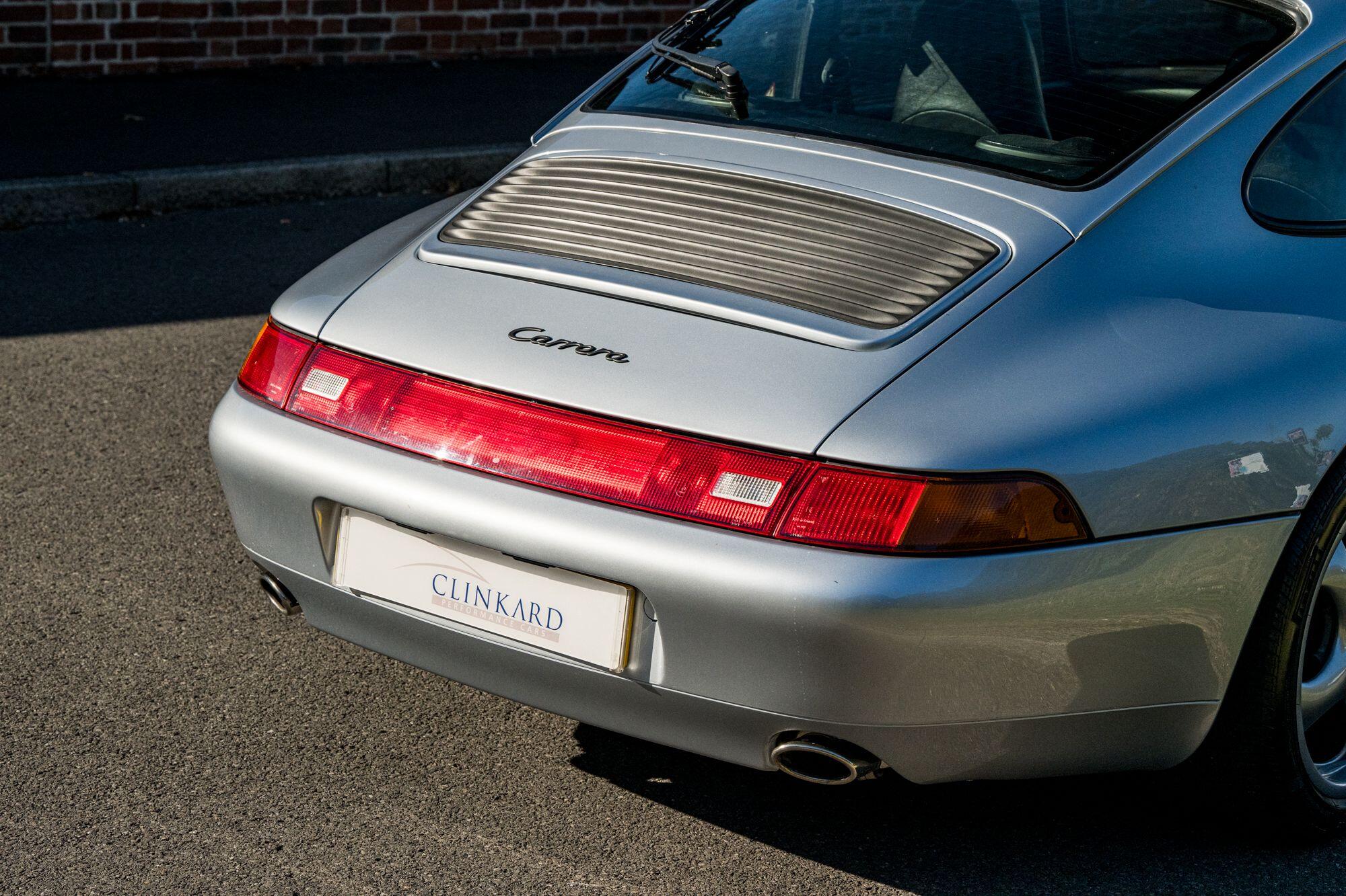 Porsche 911 view 18