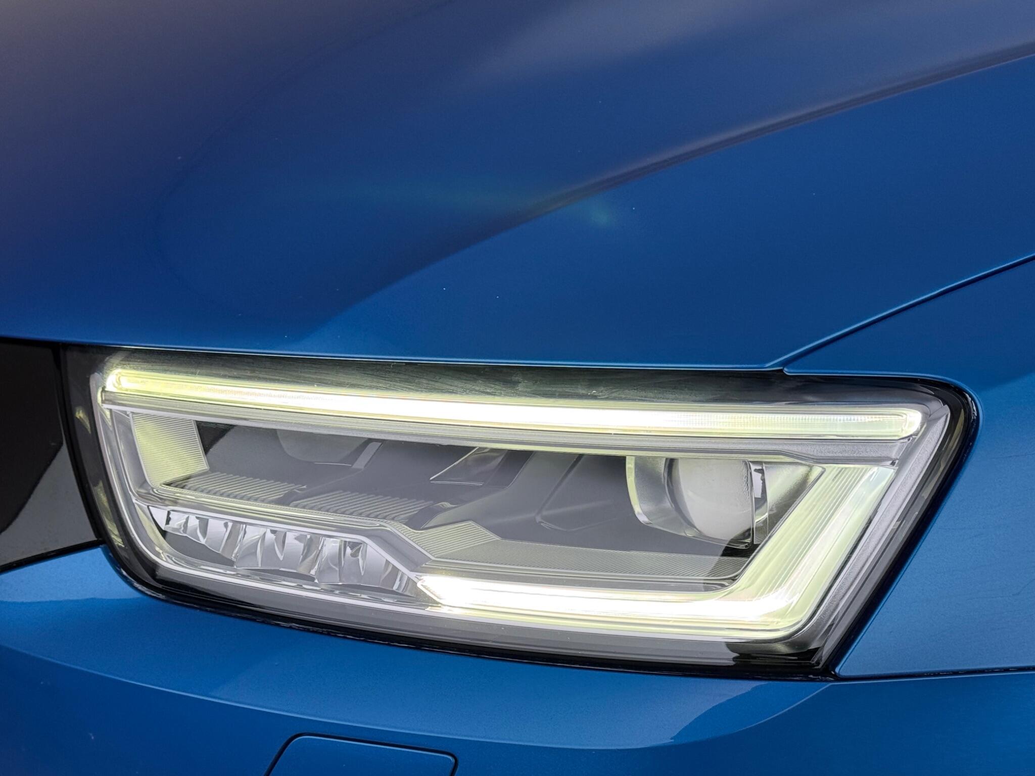 Audi Q3 view 13