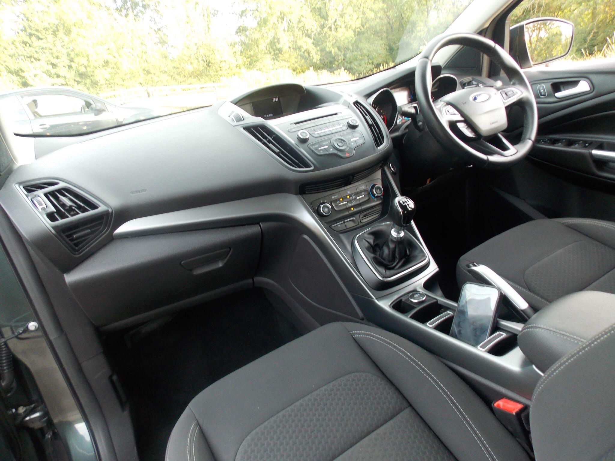 Ford Kuga view 22