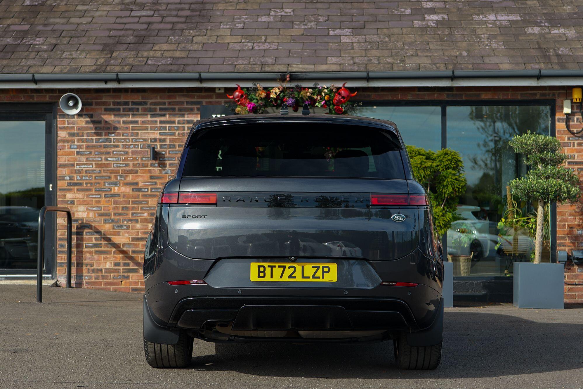Land Rover Range Rover Sport view 5