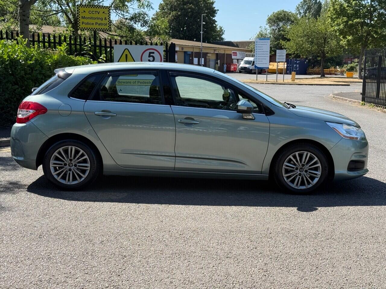 Citroen C4 view 6