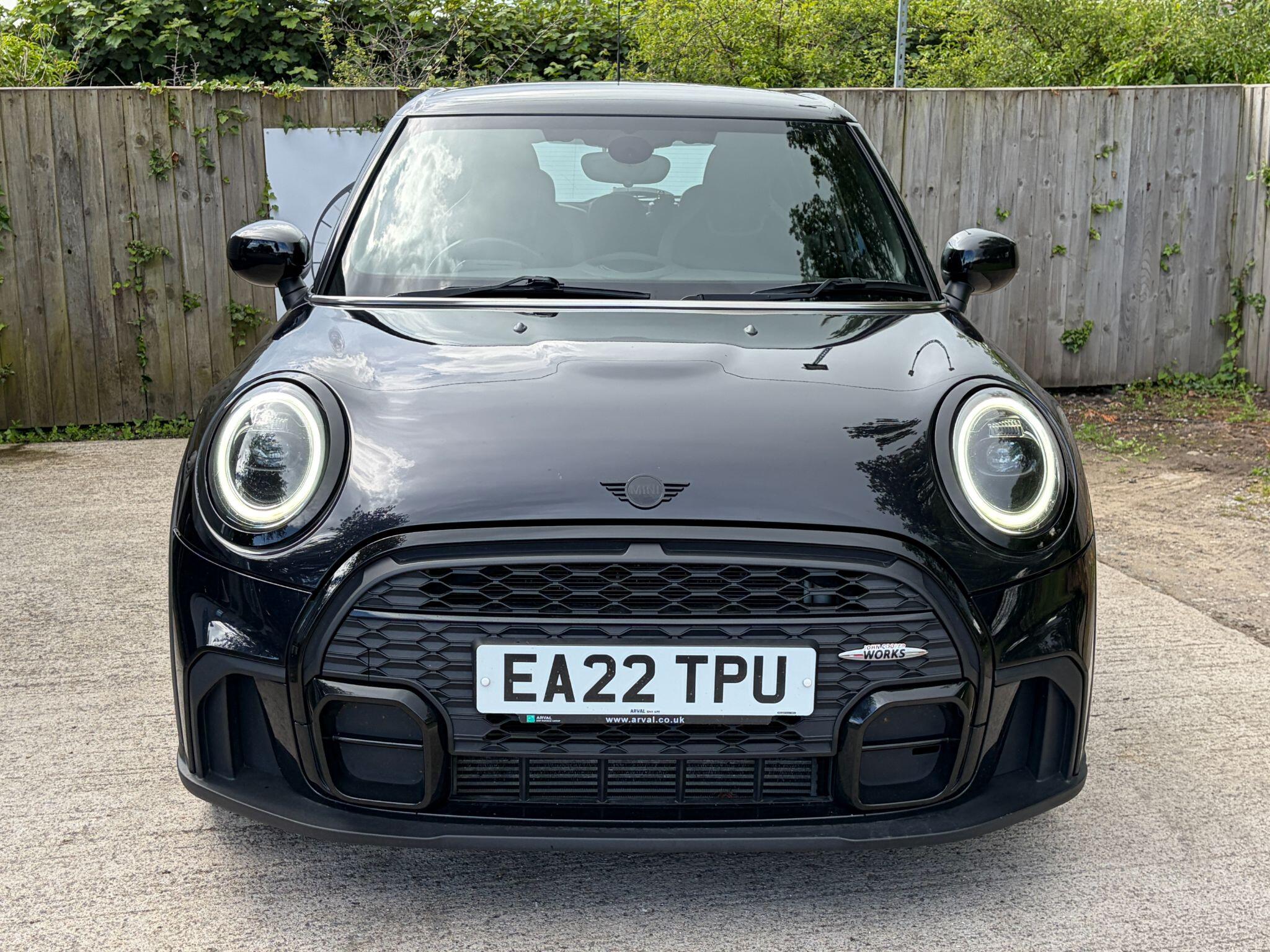 Mini Hatch view 5