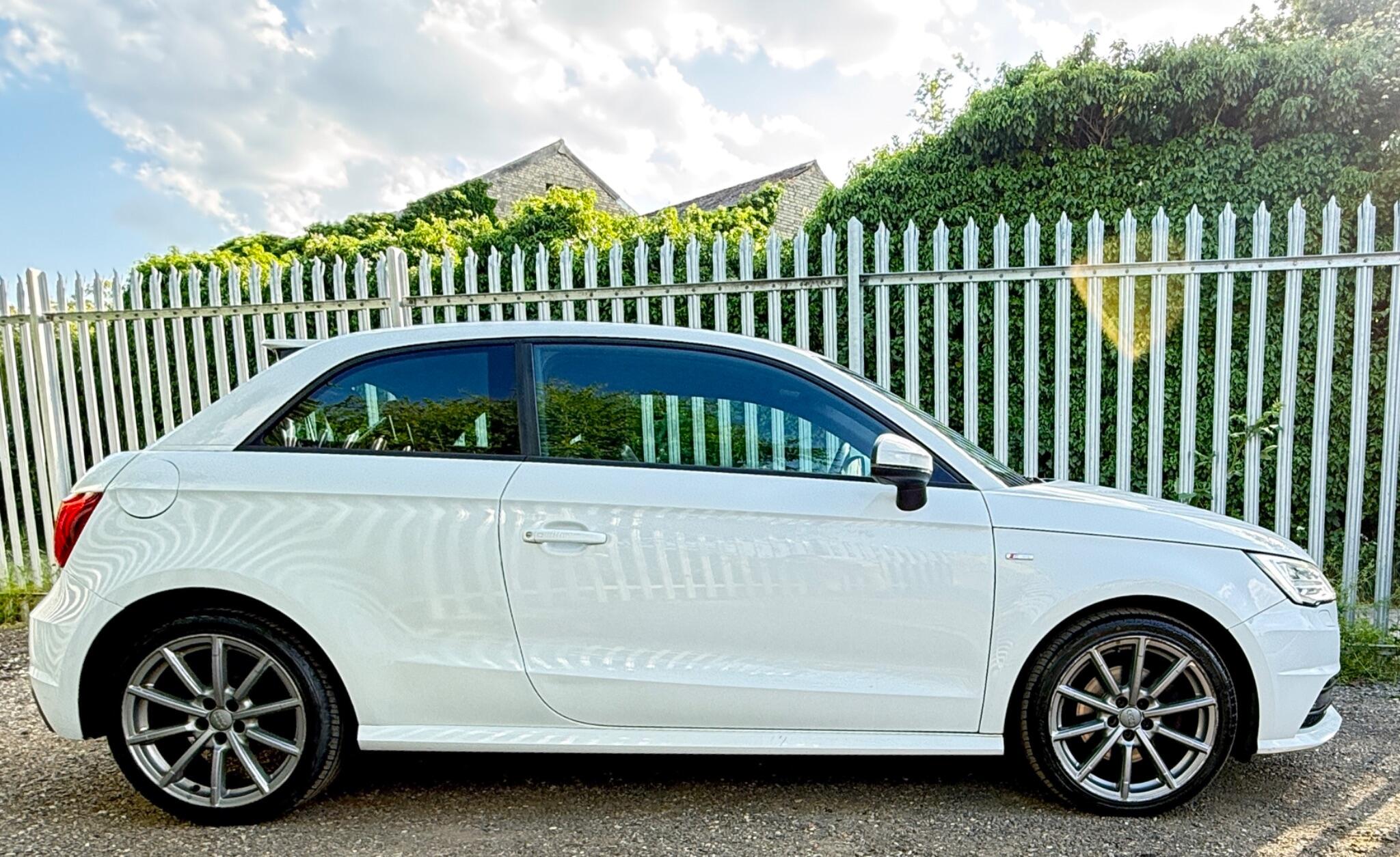 2015 Audi A1 image 14