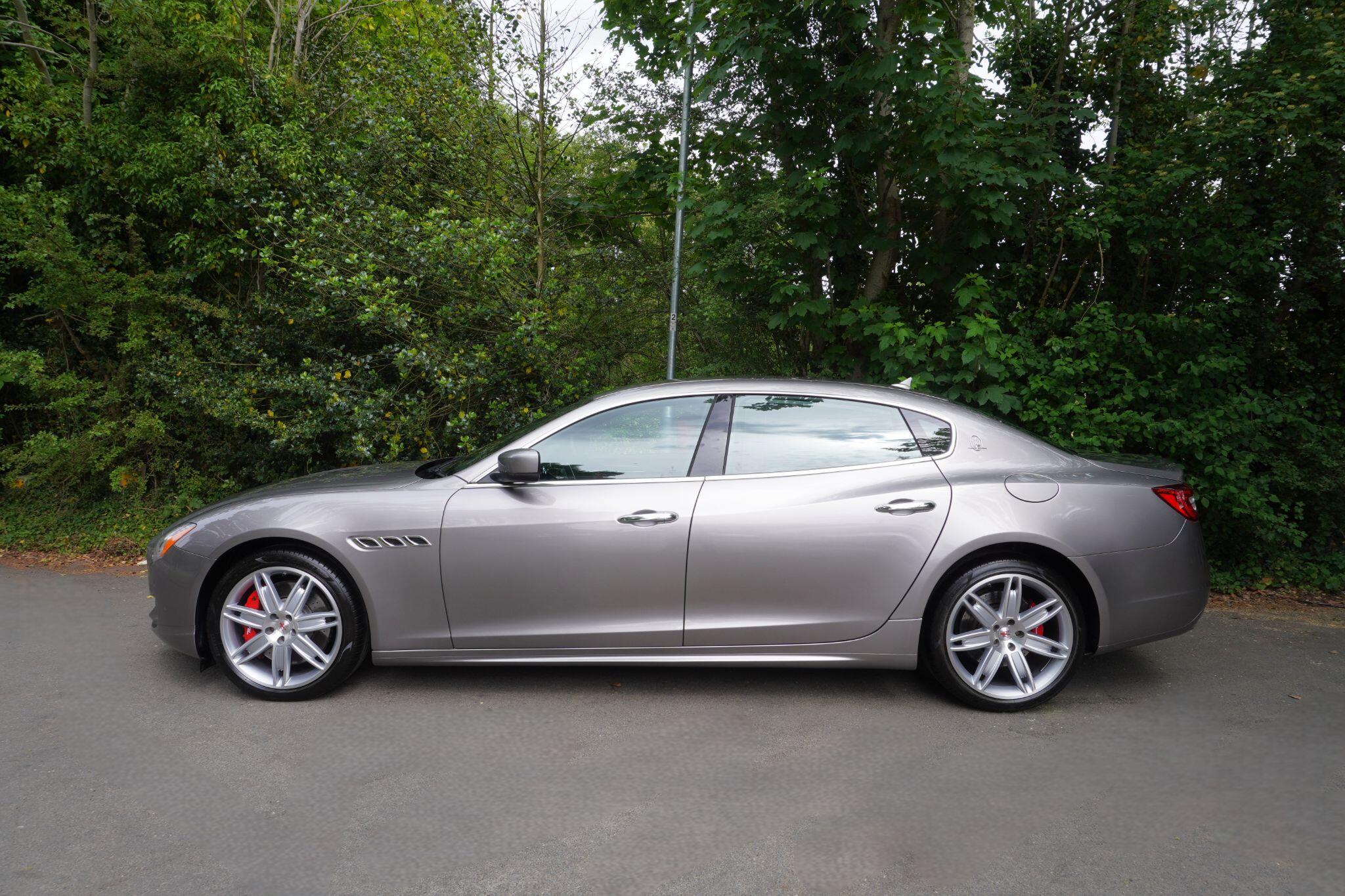 Maserati Quattroporte view 4
