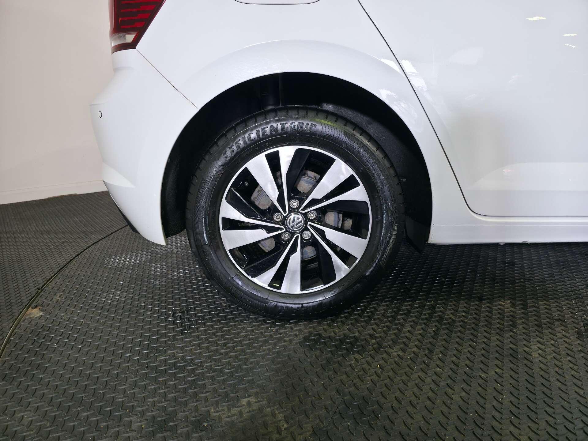 Volkswagen Polo view 60