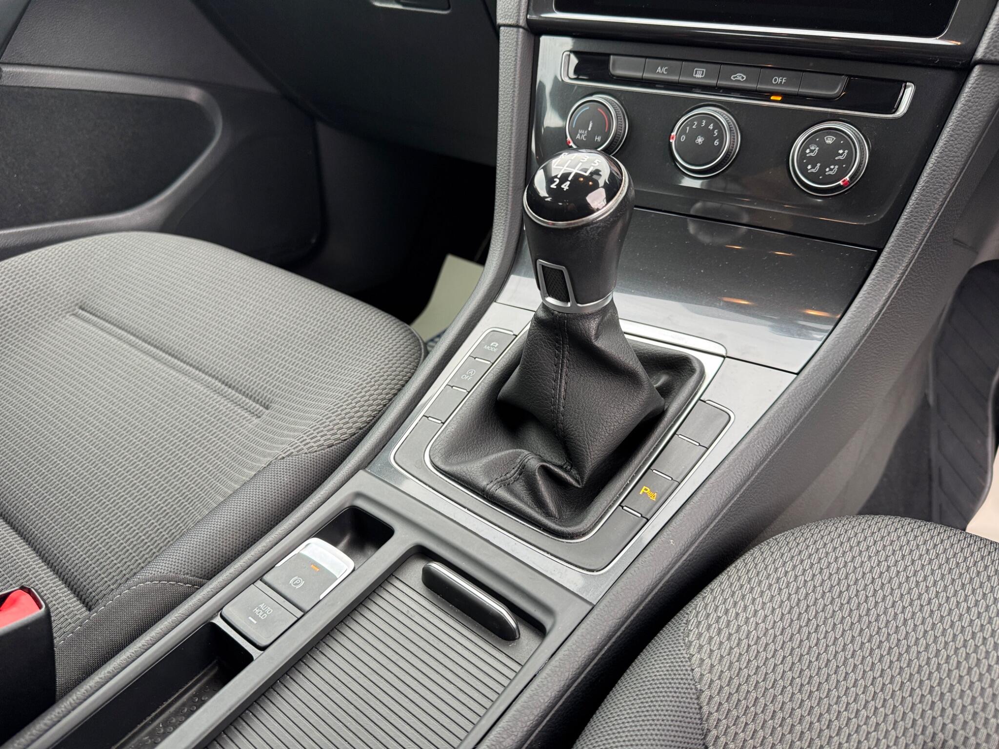 Volkswagen Golf view 41
