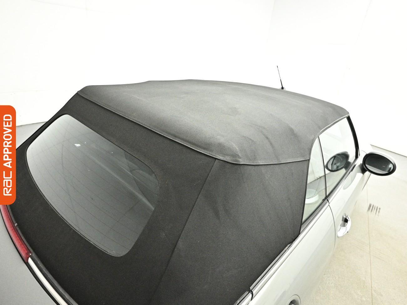 Mini Convertible view 35