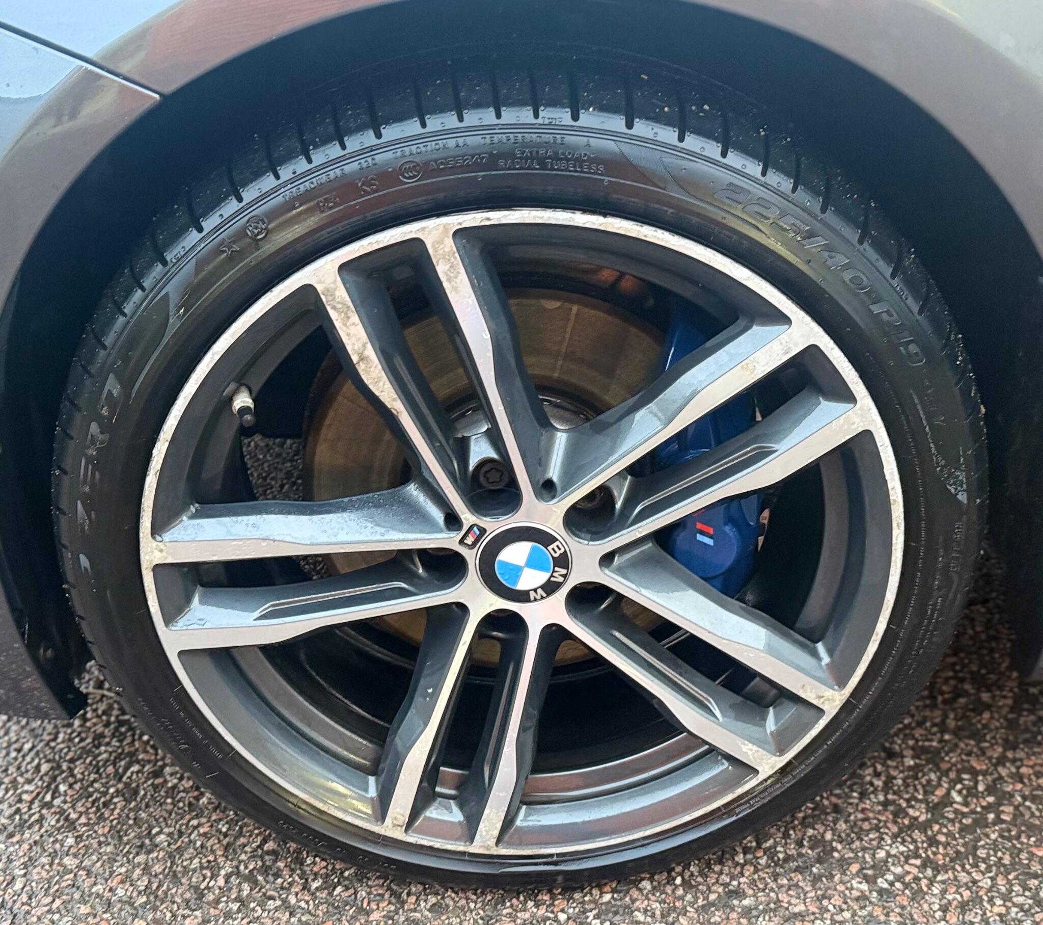 BMW 3 Series view 11