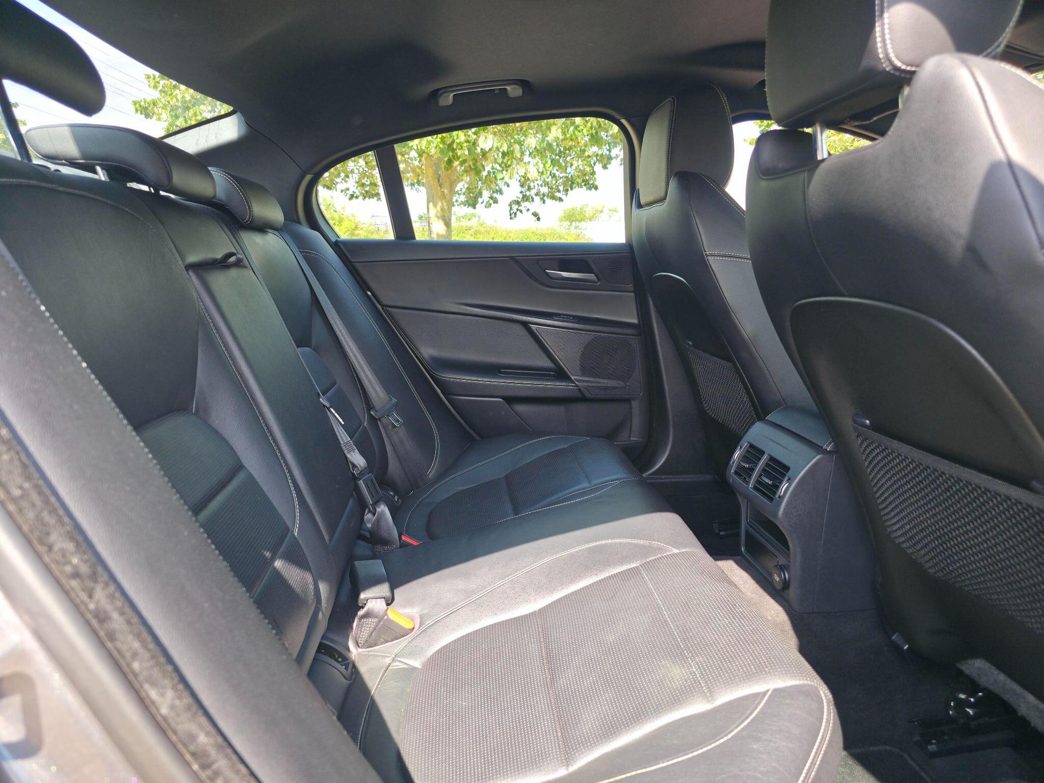 Jaguar Xe view 24