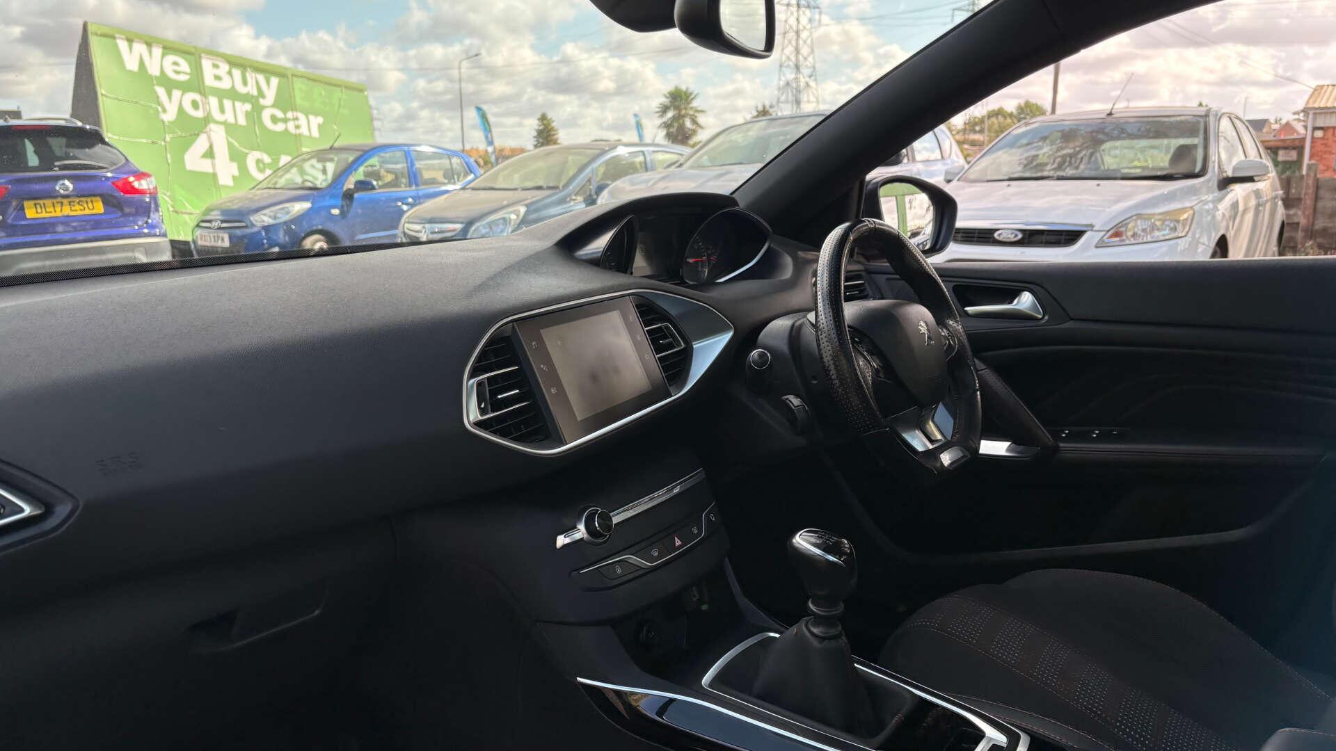 Peugeot 308 view 14