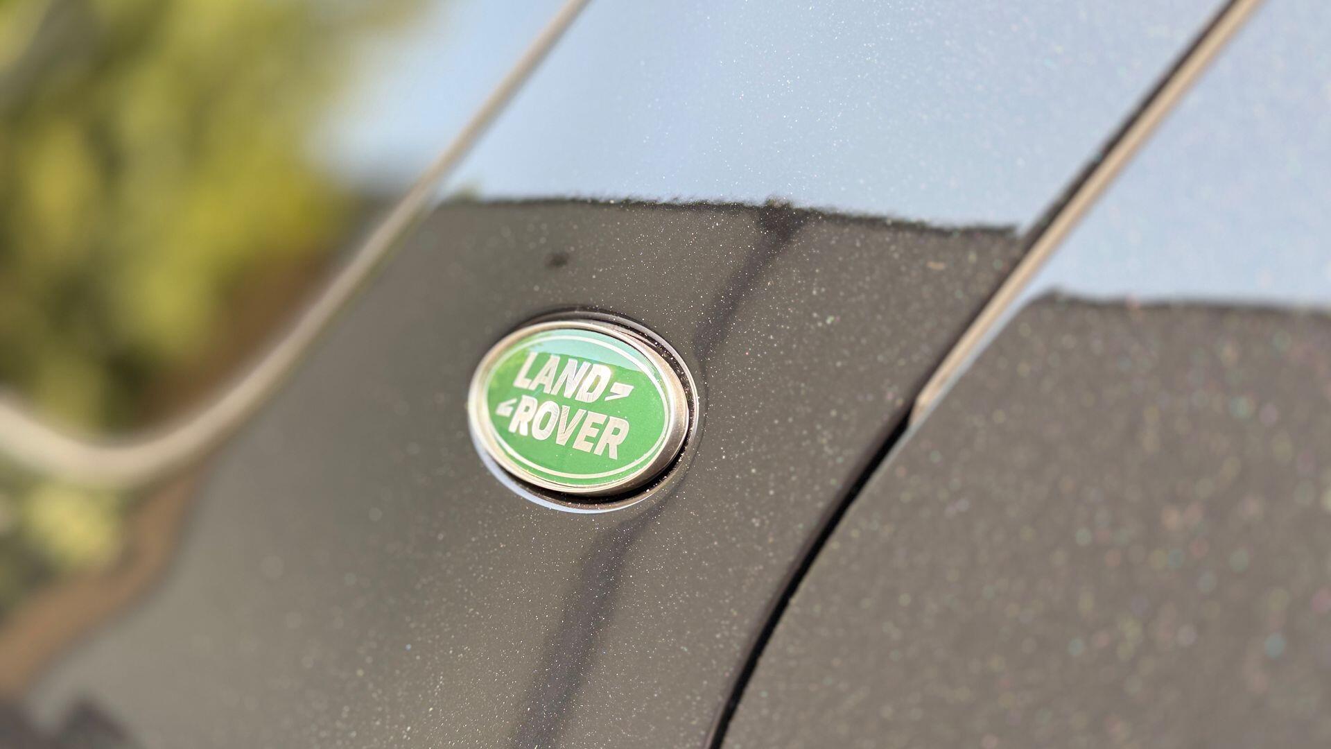 Land Rover Discovery Sport view 11