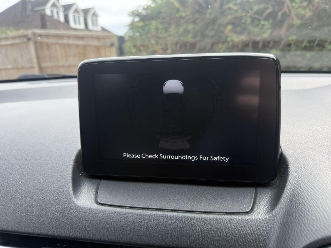 Mazda Mazda2 view 24