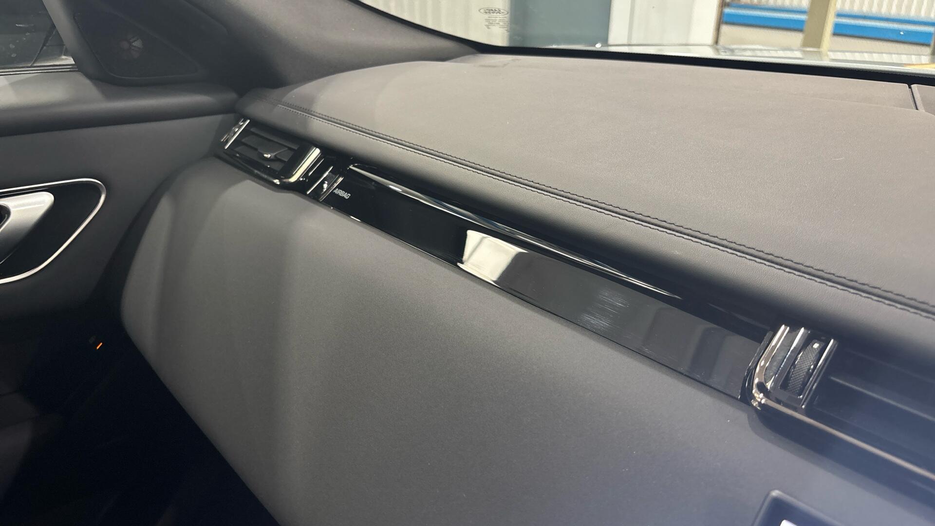 Land Rover Range Rover Velar view 43