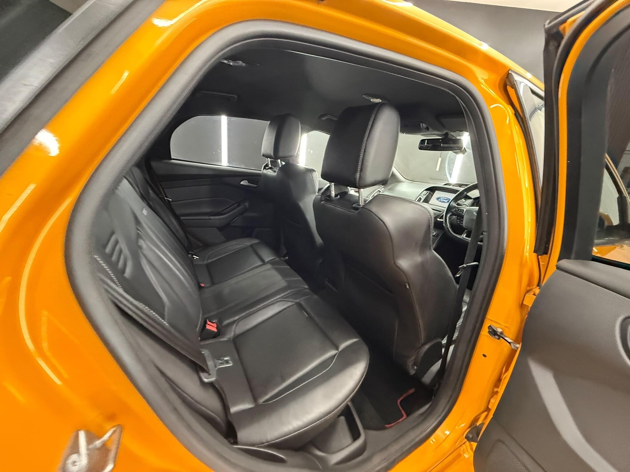 Ford Focus view 24
